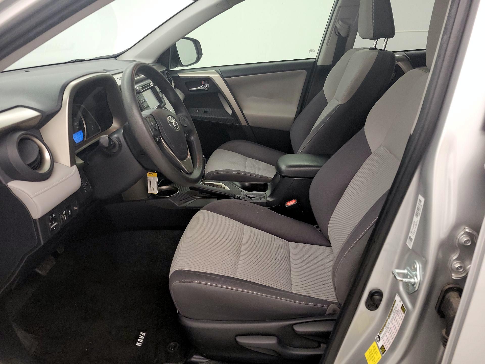 Thumbnail: 2015 Toyota RAV4 - 11