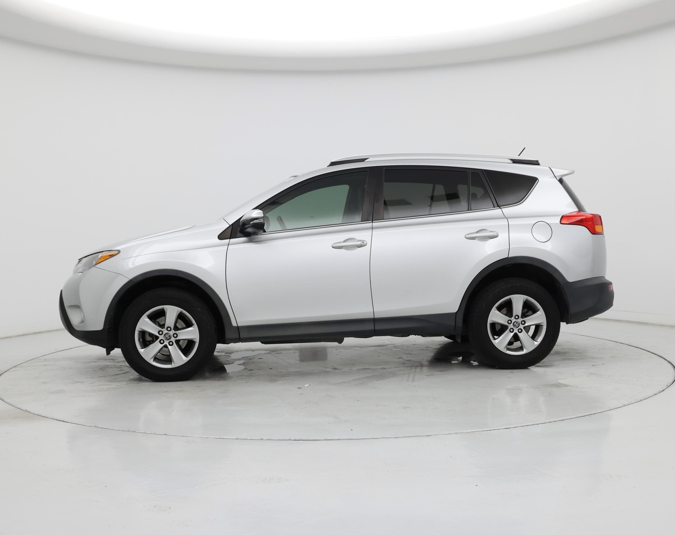 Thumbnail: 2015 Toyota RAV4 - 3
