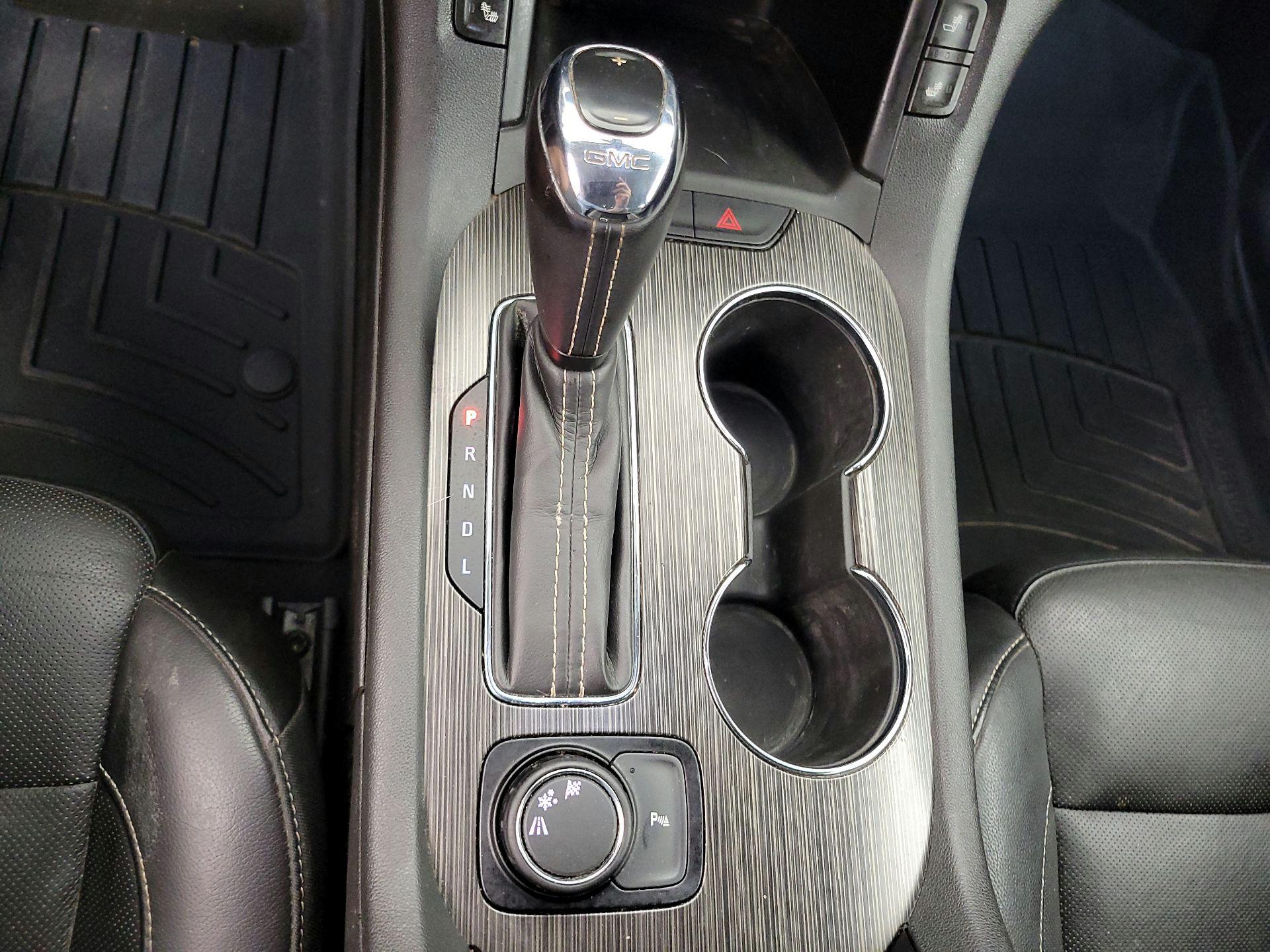 Thumbnail: 2019 GMC Acadia - 17