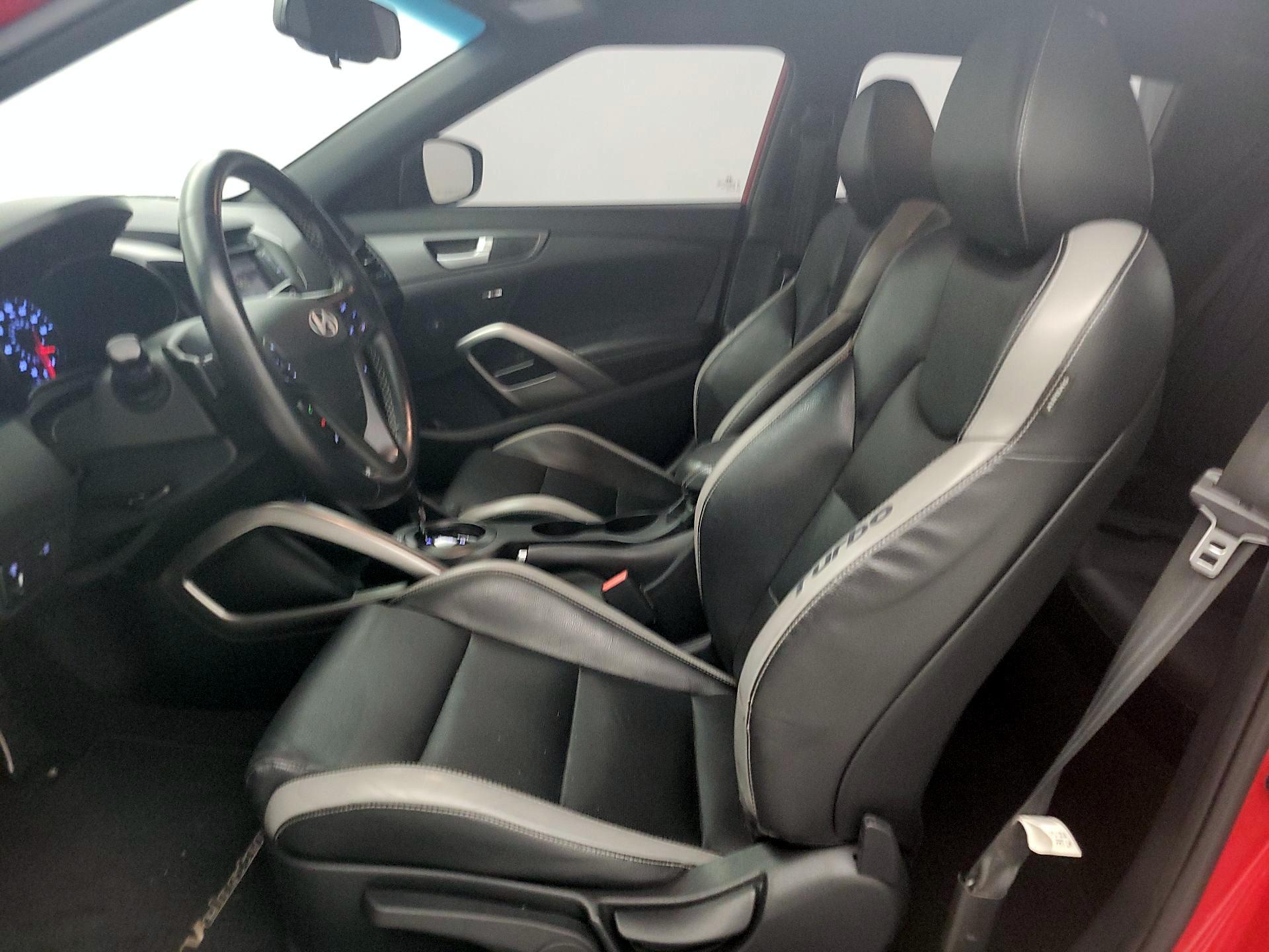 Thumbnail: 2016 Hyundai Veloster - 11