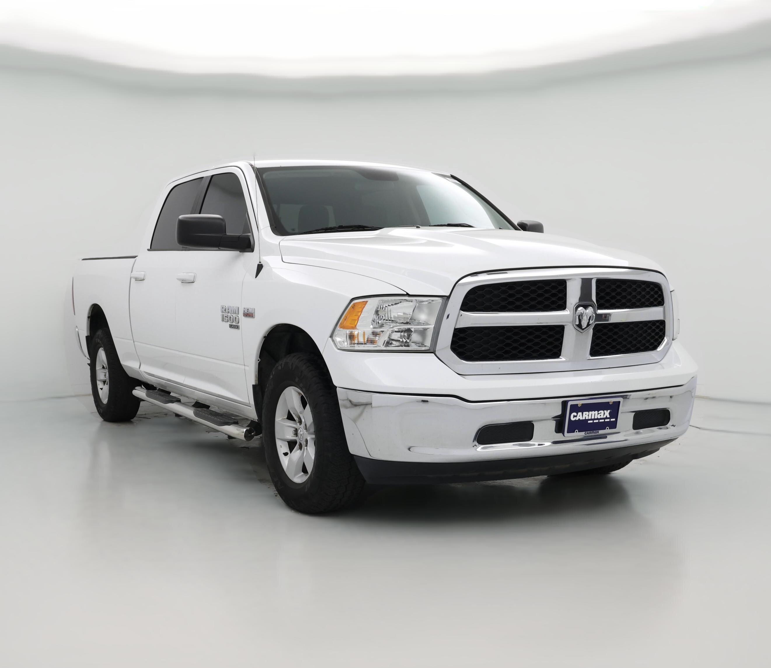 Thumbnail: 2020 RAM 1500 Classic - 1