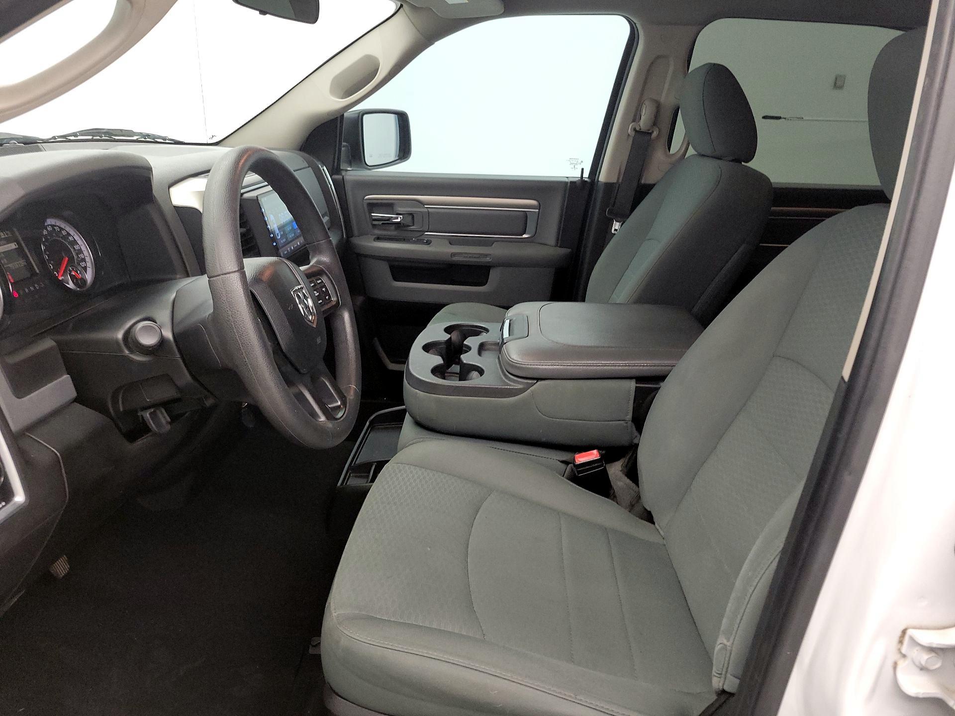 Thumbnail: 2020 RAM 1500 Classic - 11