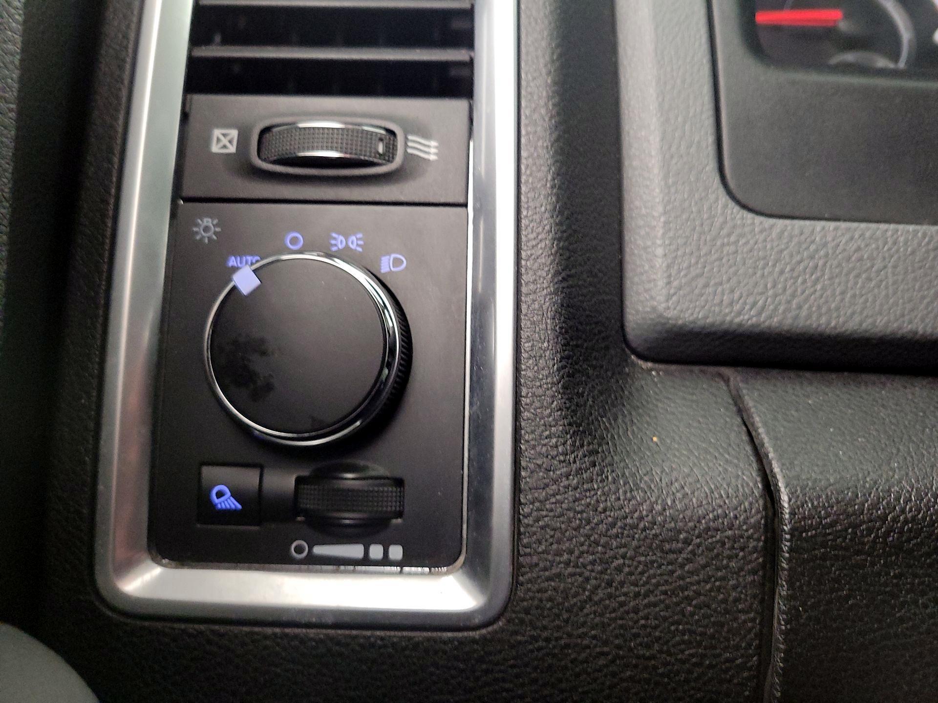 Thumbnail: 2020 RAM 1500 Classic - 13