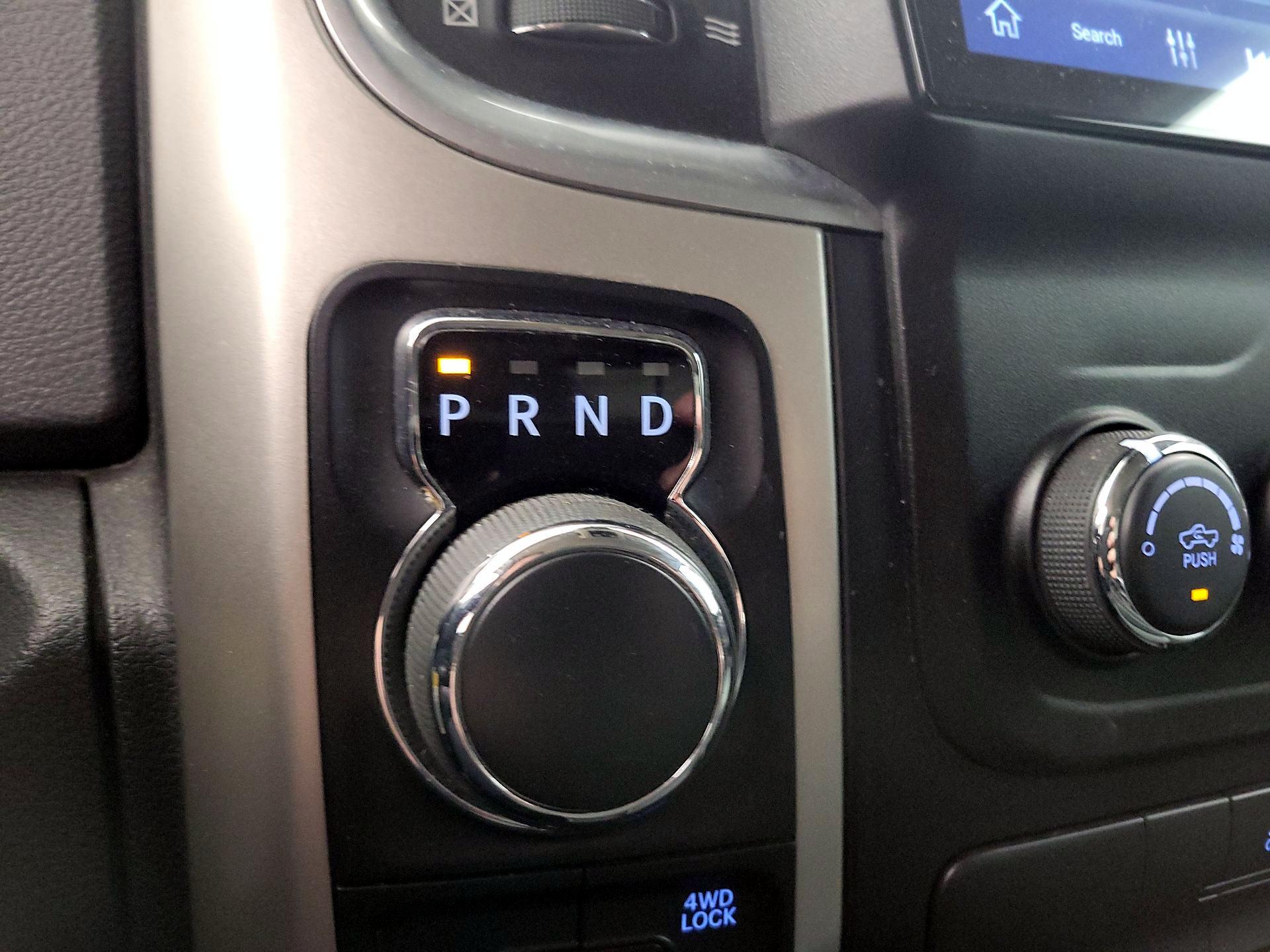 Thumbnail: 2020 RAM 1500 Classic - 17