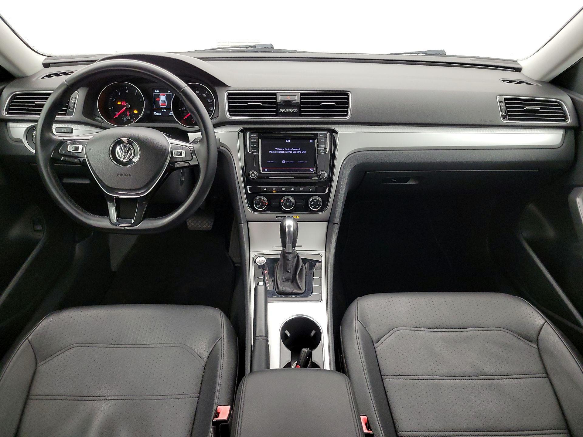 Thumbnail: 2019 Volkswagen Passat - 9