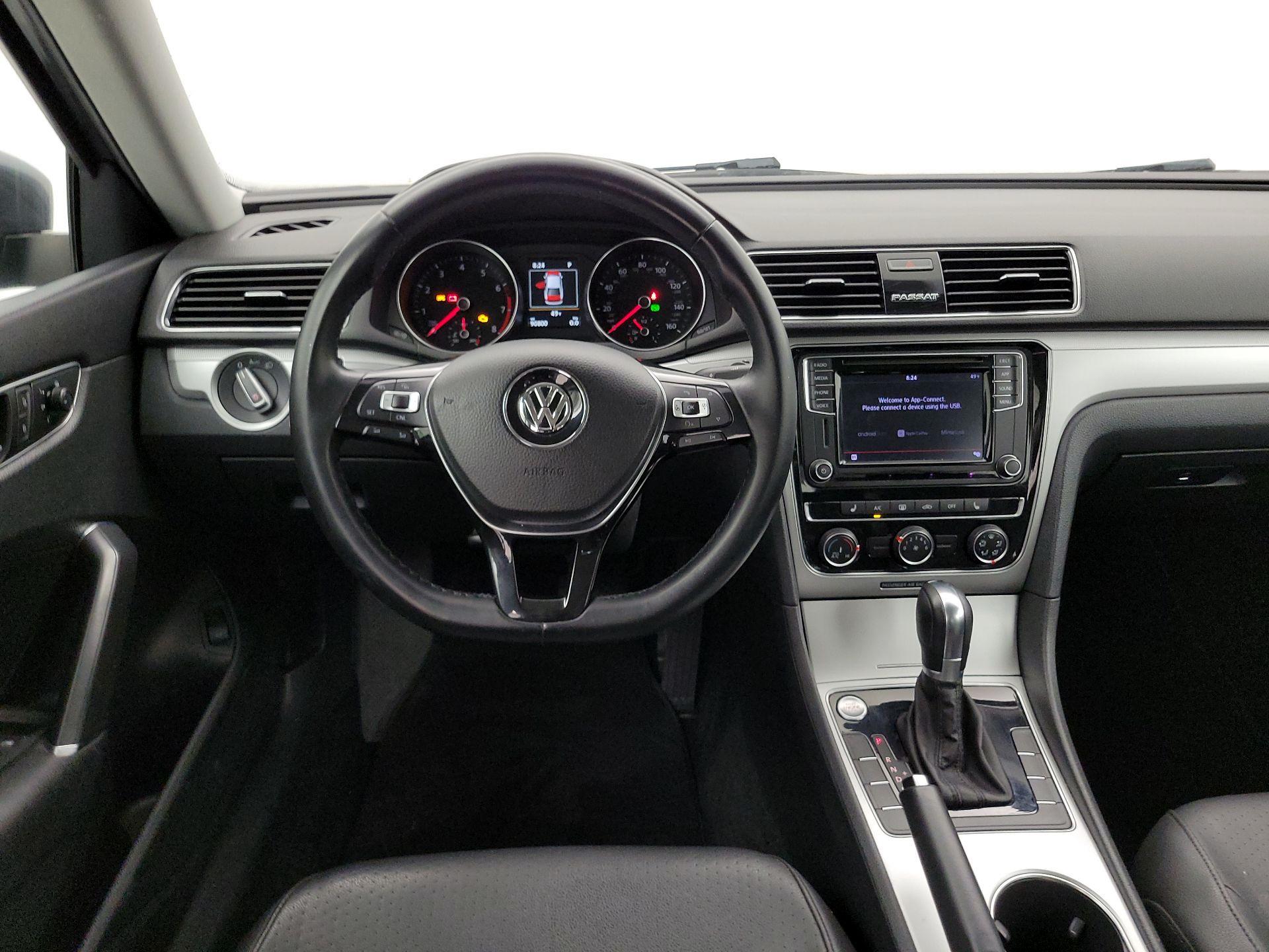 Thumbnail: 2019 Volkswagen Passat - 10