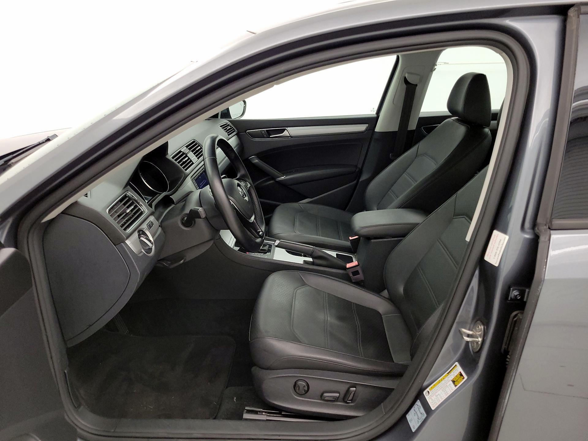 Thumbnail: 2019 Volkswagen Passat - 11