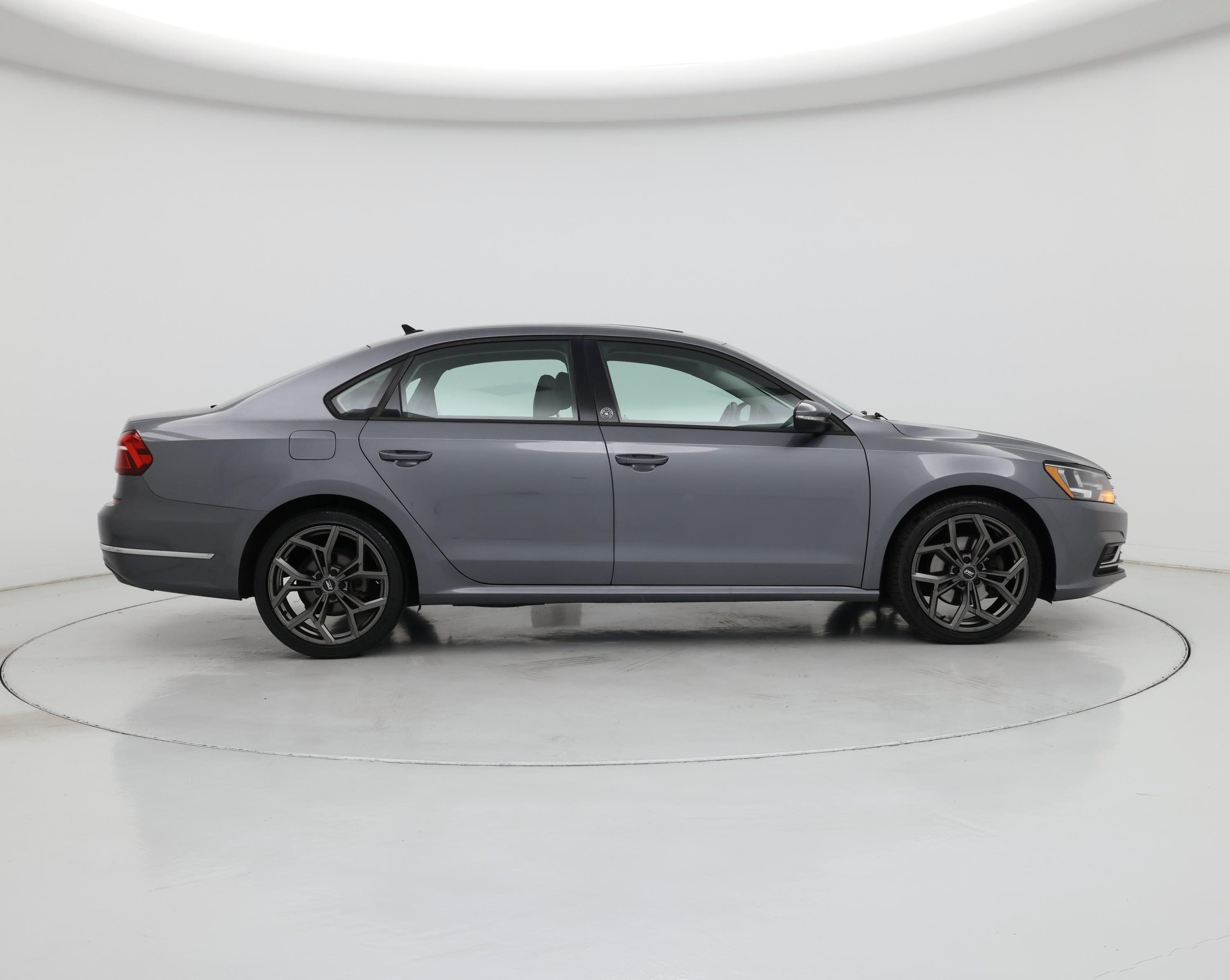 Thumbnail: 2019 Volkswagen Passat - 7