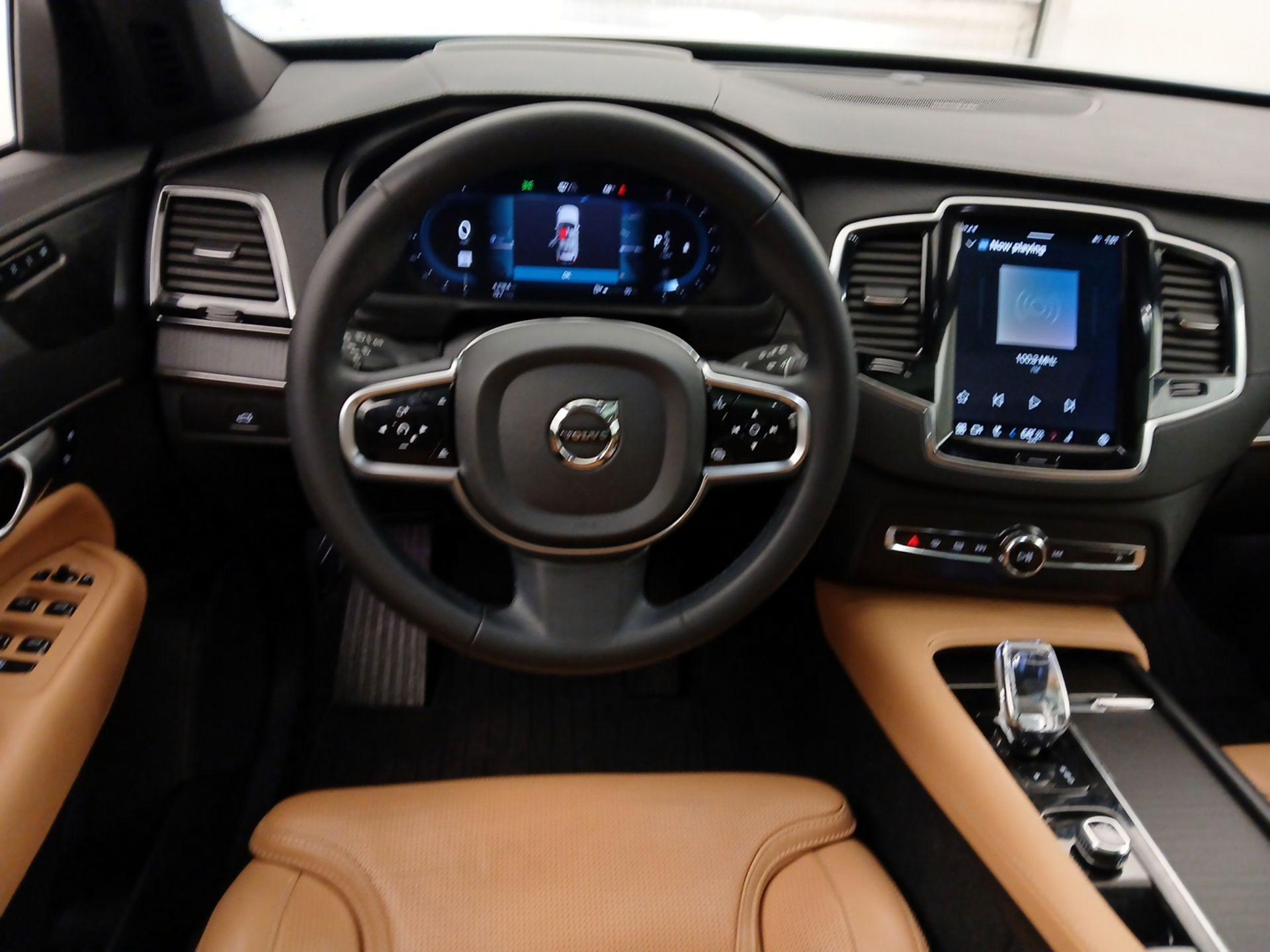 Thumbnail: 2023 Volvo XC90 - 10