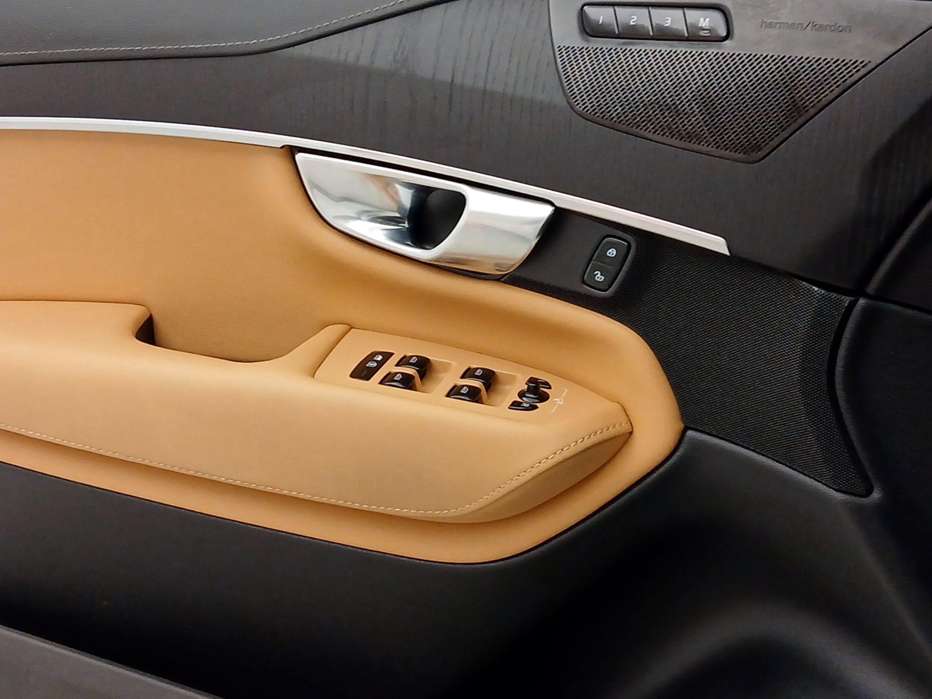 Thumbnail: 2023 Volvo XC90 - 12