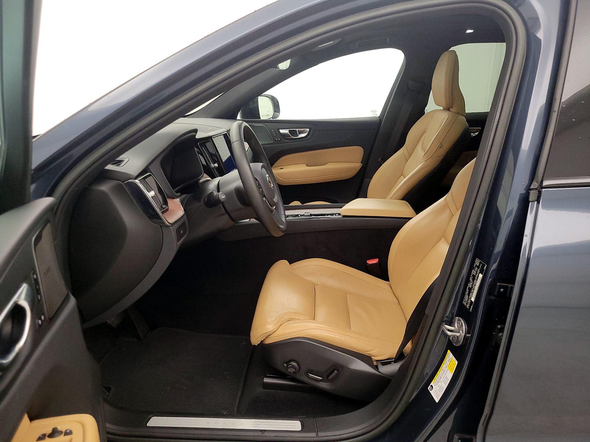 Thumbnail: 2023 Volvo XC60 - 11