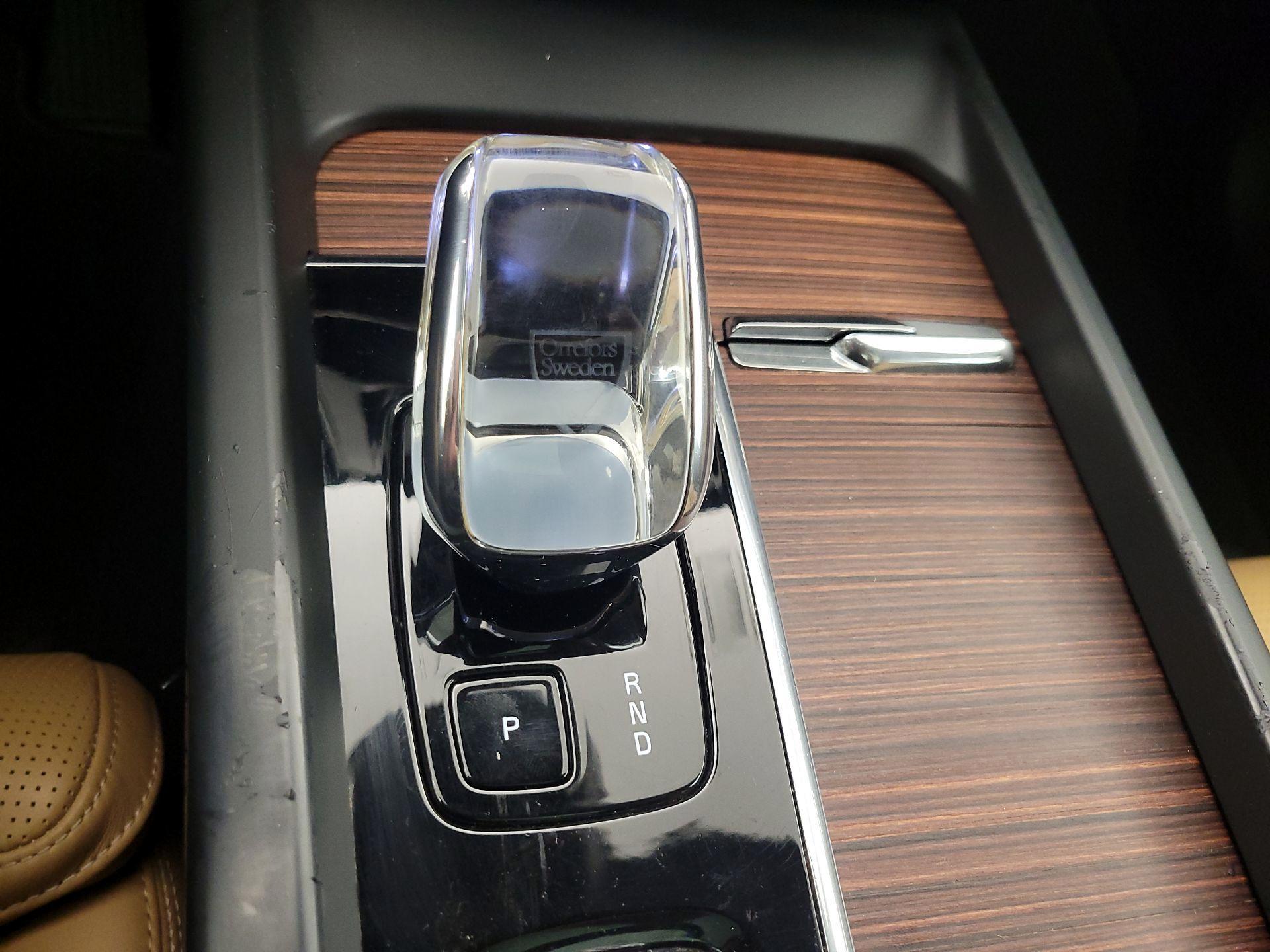 Thumbnail: 2023 Volvo XC60 - 18