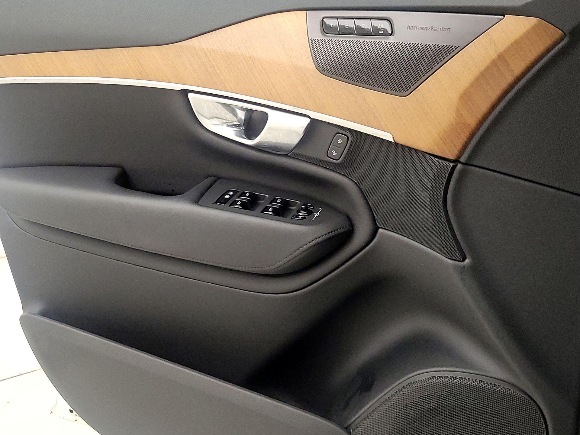 Thumbnail: 2023 Volvo XC90 - 12