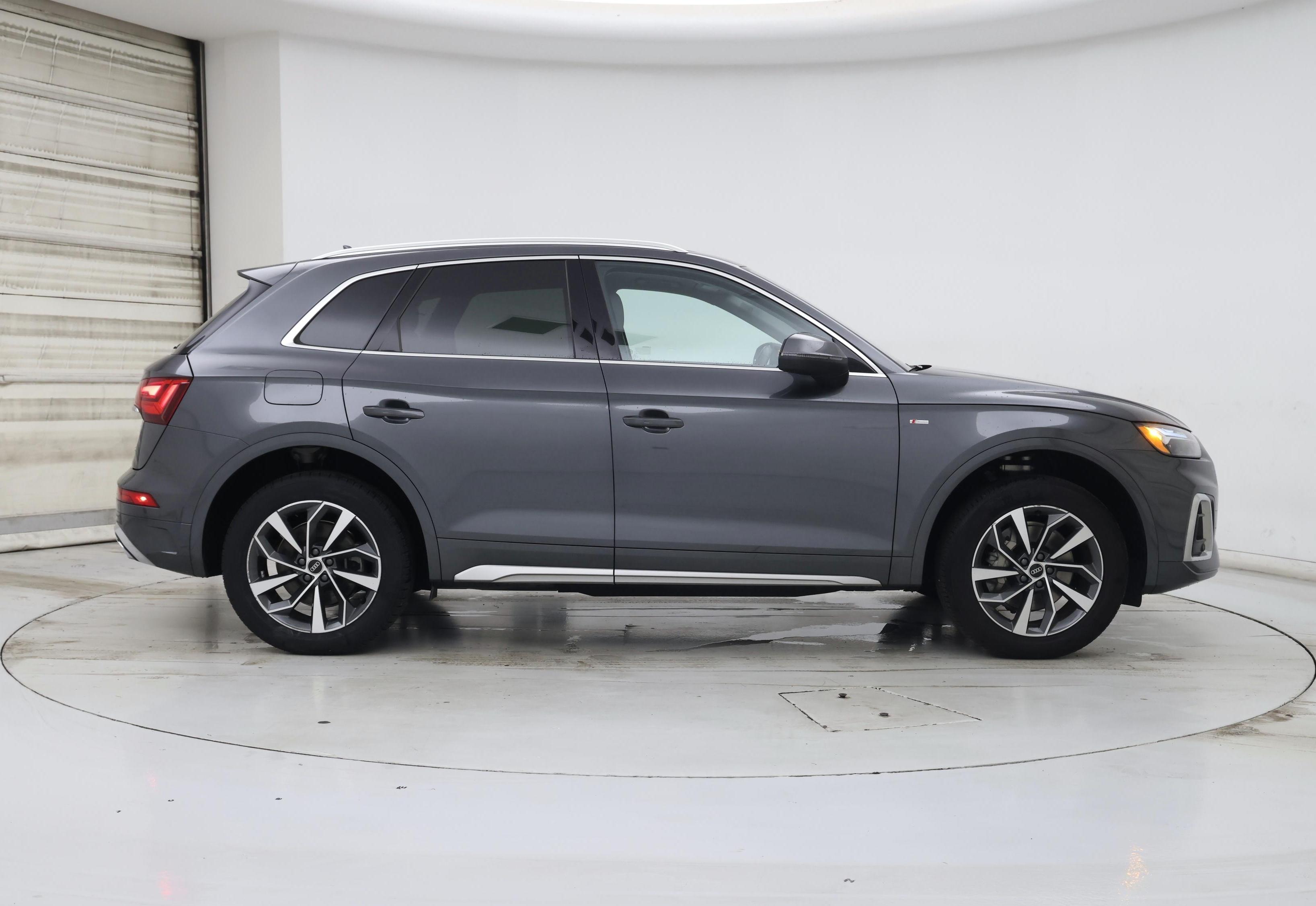 Thumbnail: 2023 Audi Q5 - 7