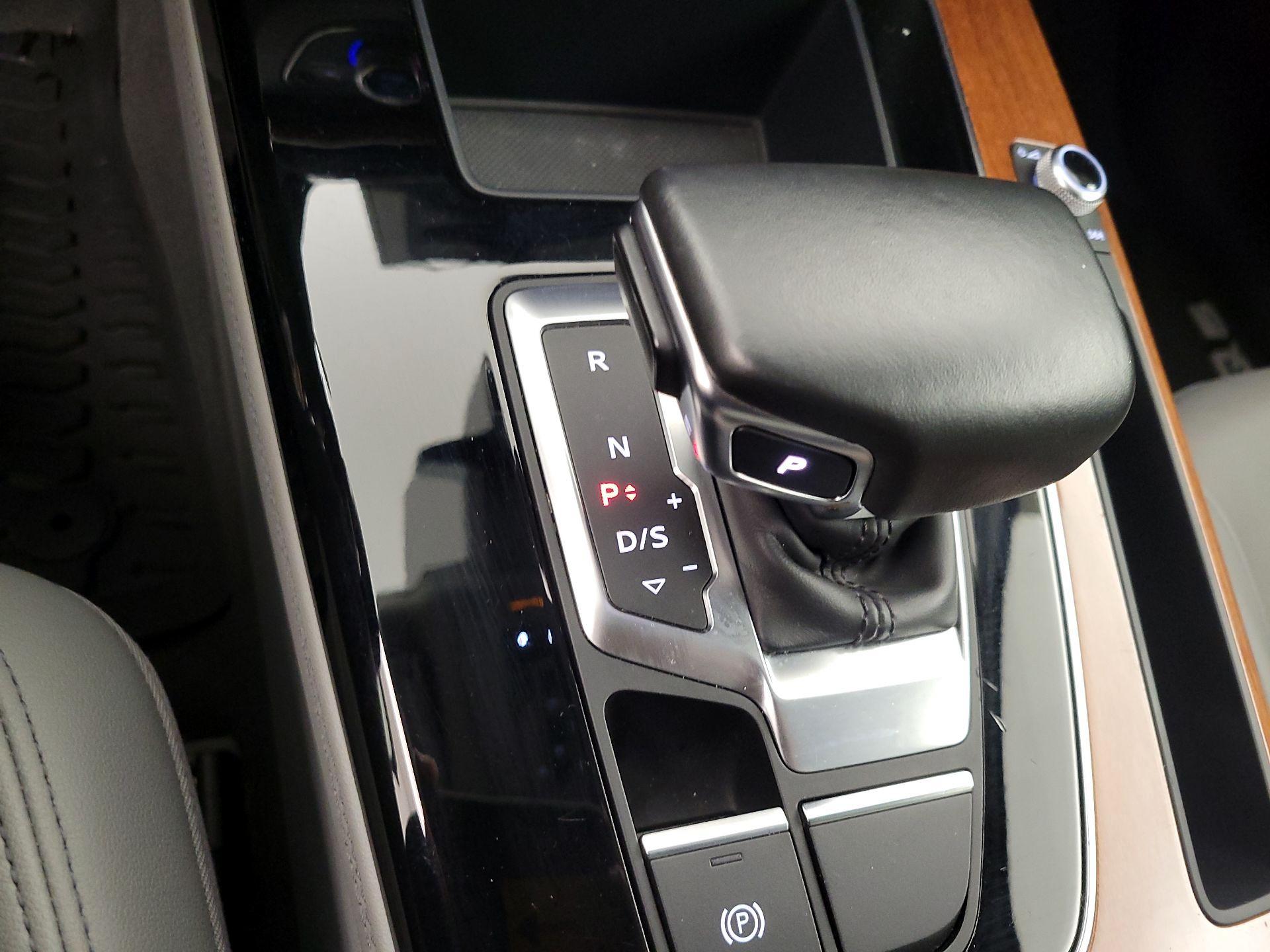 Thumbnail: 2023 Audi Q5 - 17