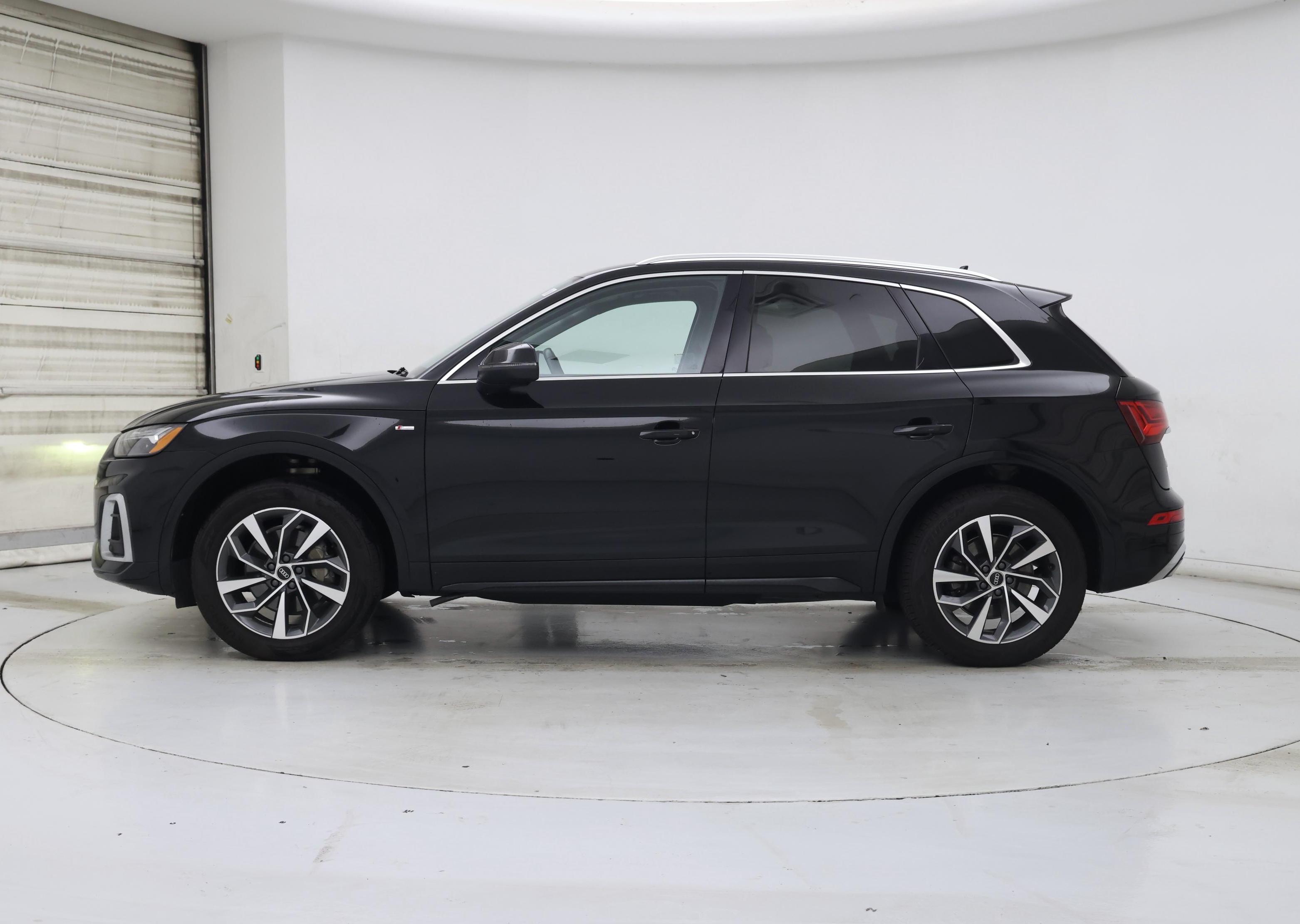 Thumbnail: 2023 Audi Q5 - 3