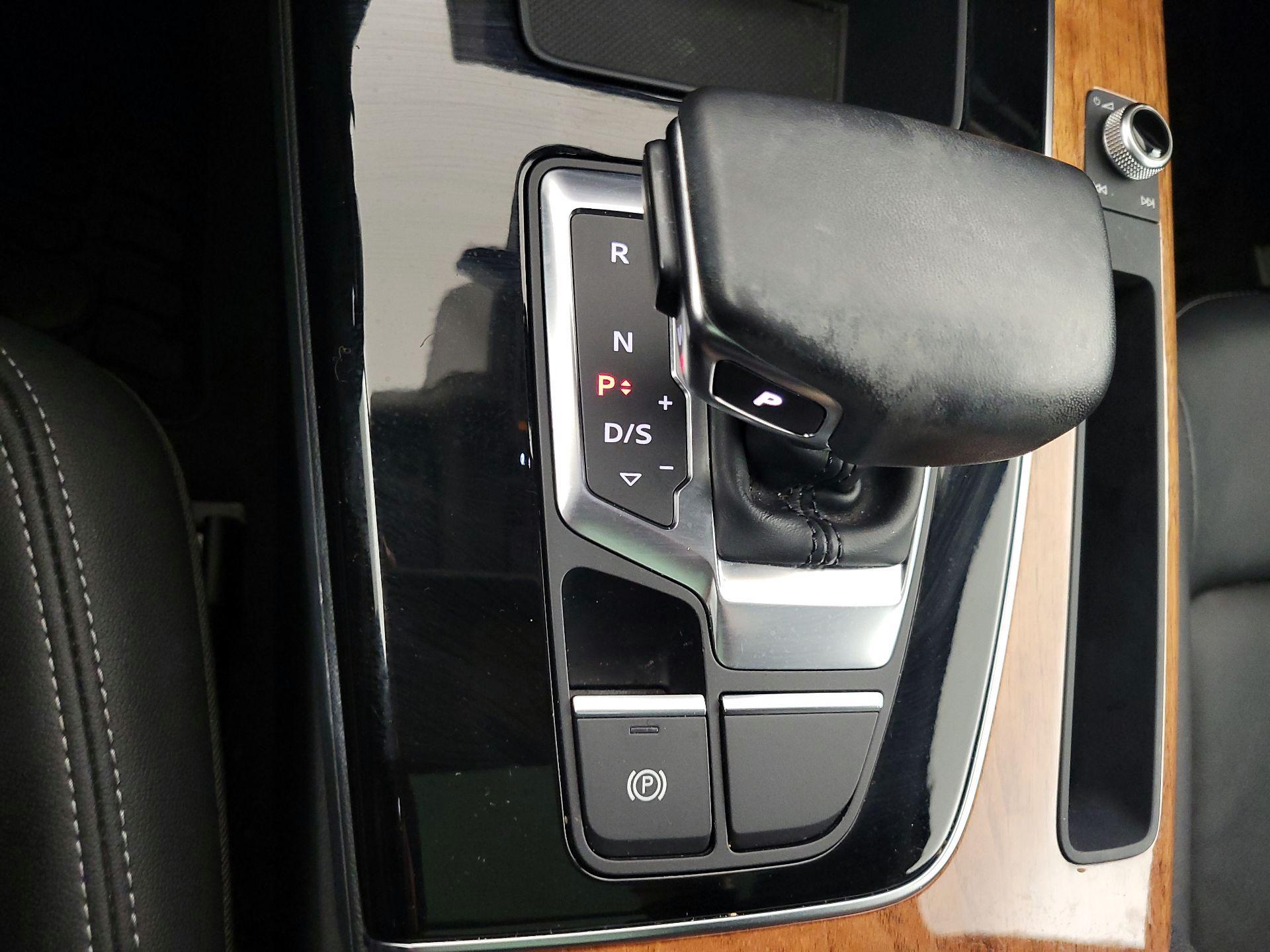 Thumbnail: 2023 Audi Q5 - 17