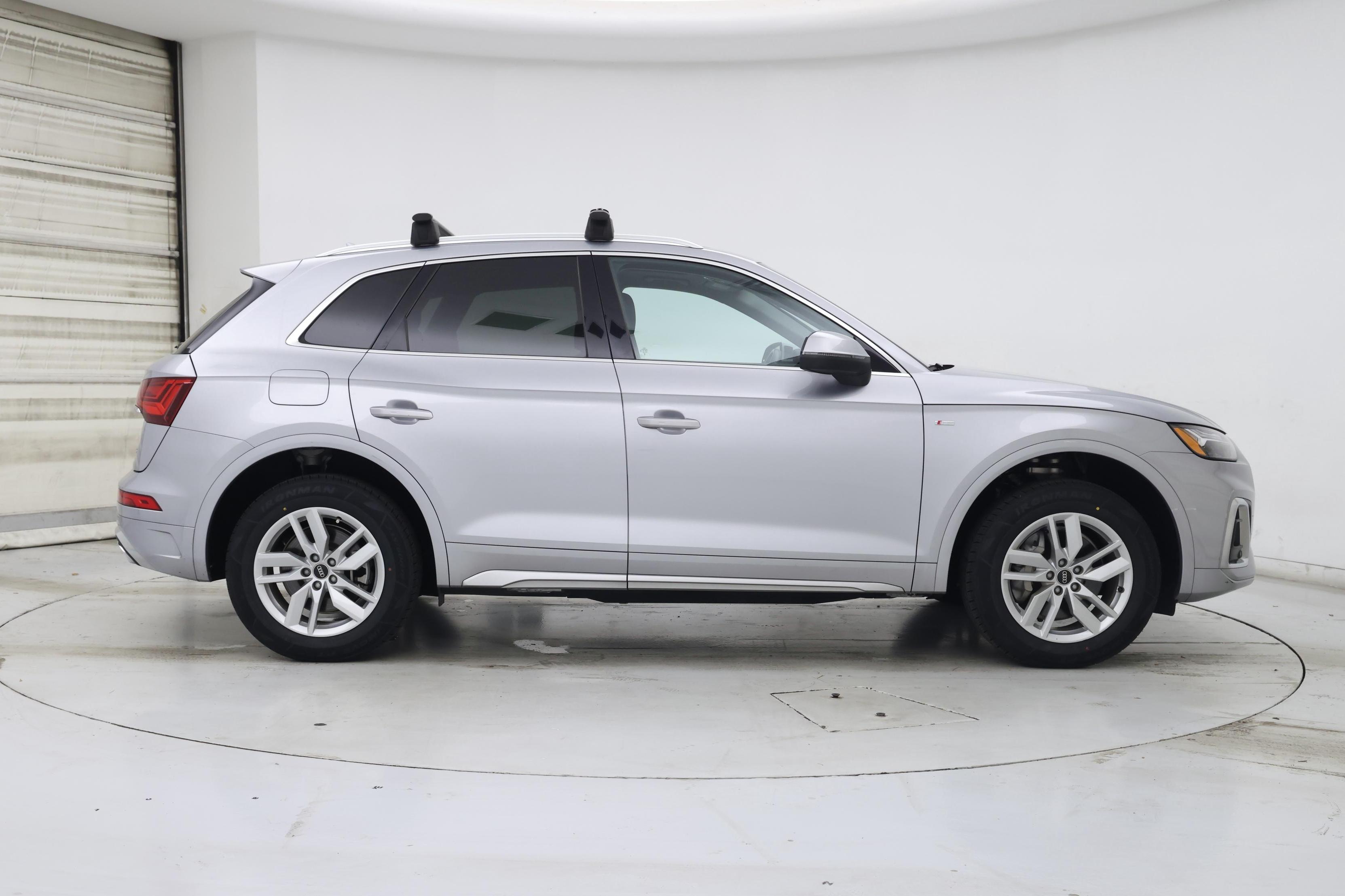 Thumbnail: 2023 Audi Q5 - 7