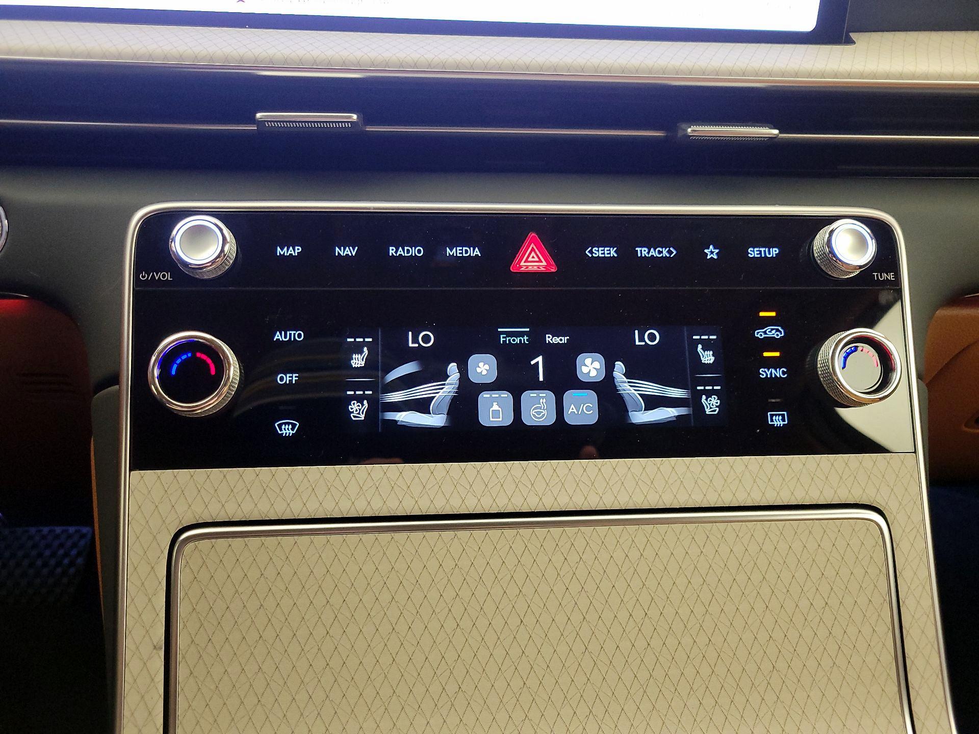 Thumbnail: 2025 Genesis GV80 - 17