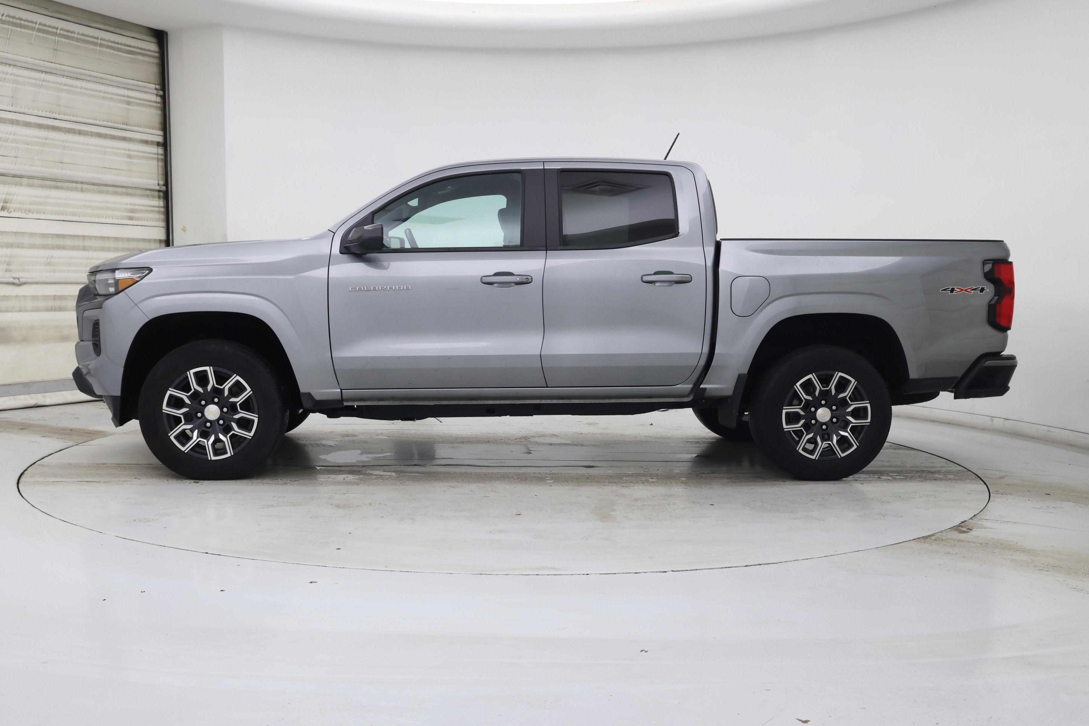 Thumbnail: 2023 Chevrolet Colorado - 3