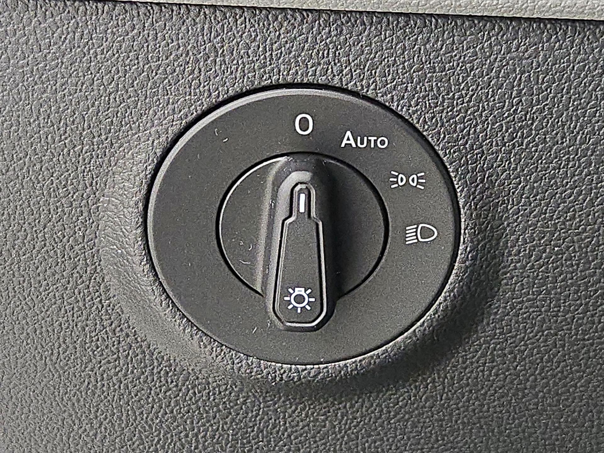 Thumbnail: 2022 Volkswagen Taos - 13