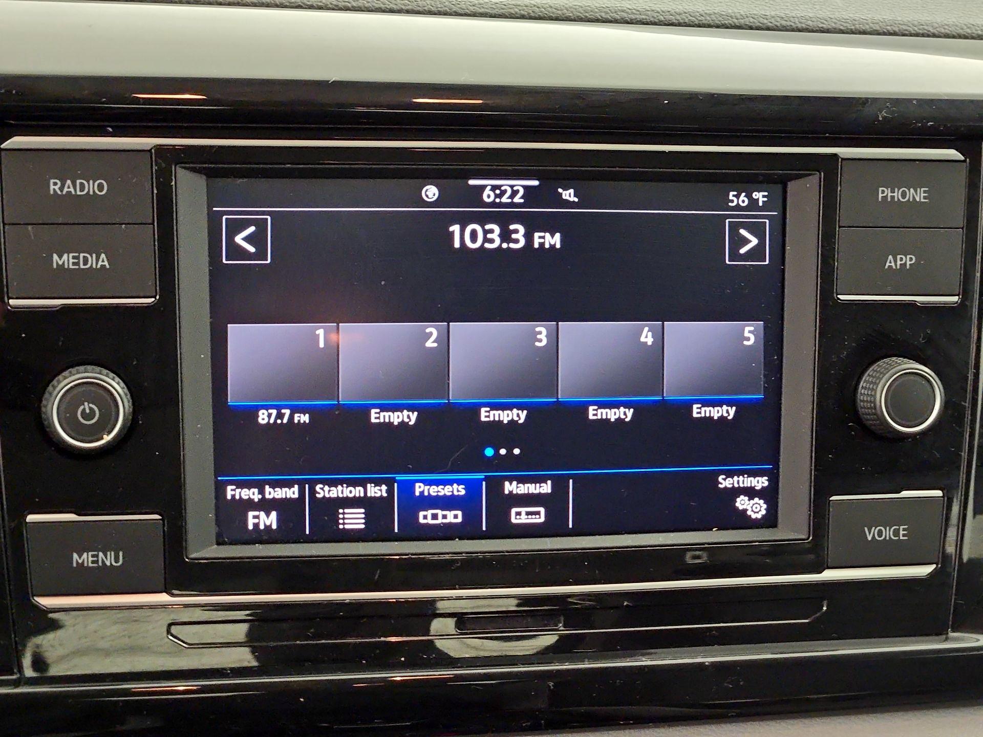 Thumbnail: 2022 Volkswagen Taos - 15