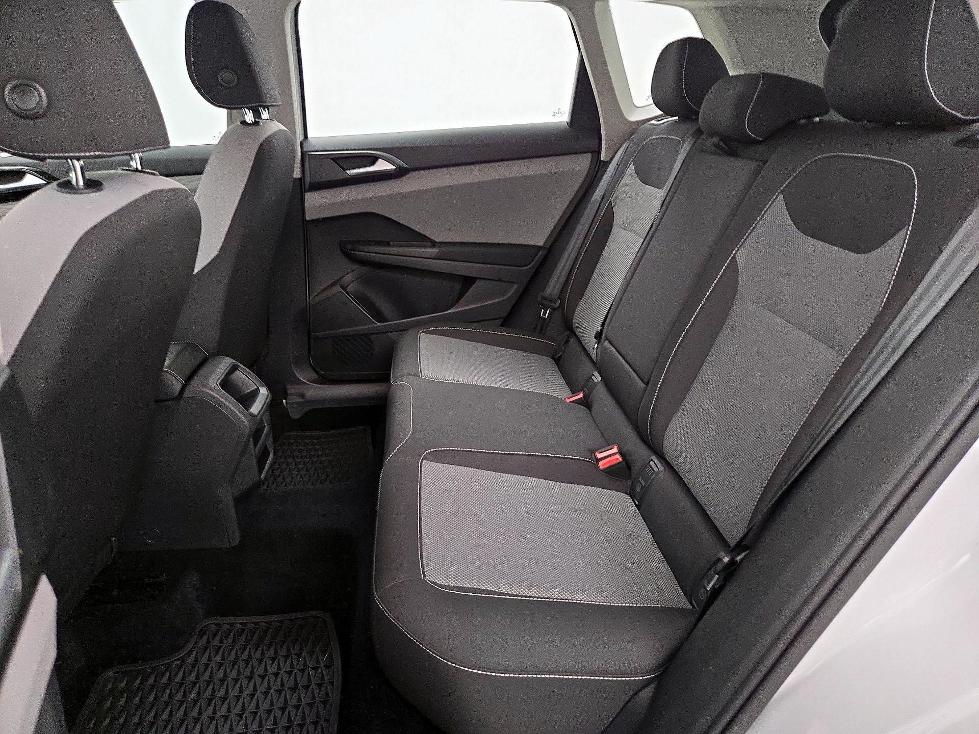 Thumbnail: 2022 Volkswagen Taos - 19