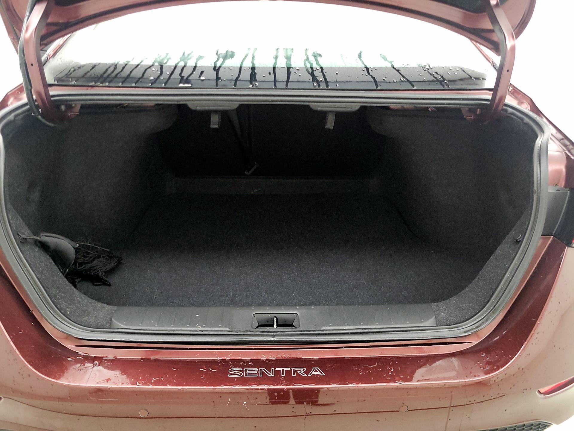 Thumbnail: 2022 Nissan Sentra - 20