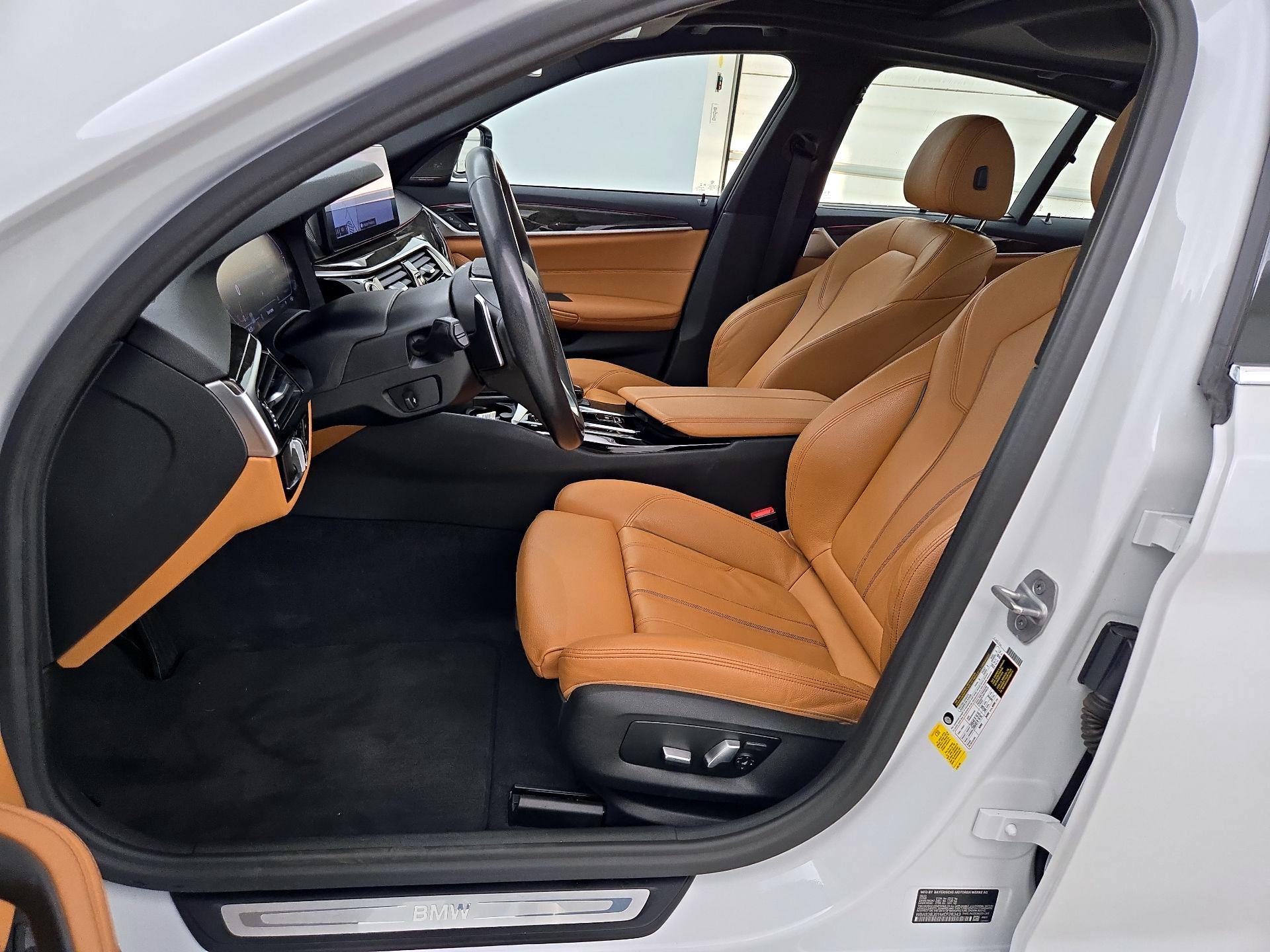 Thumbnail: 2021 BMW 5 Series - 11