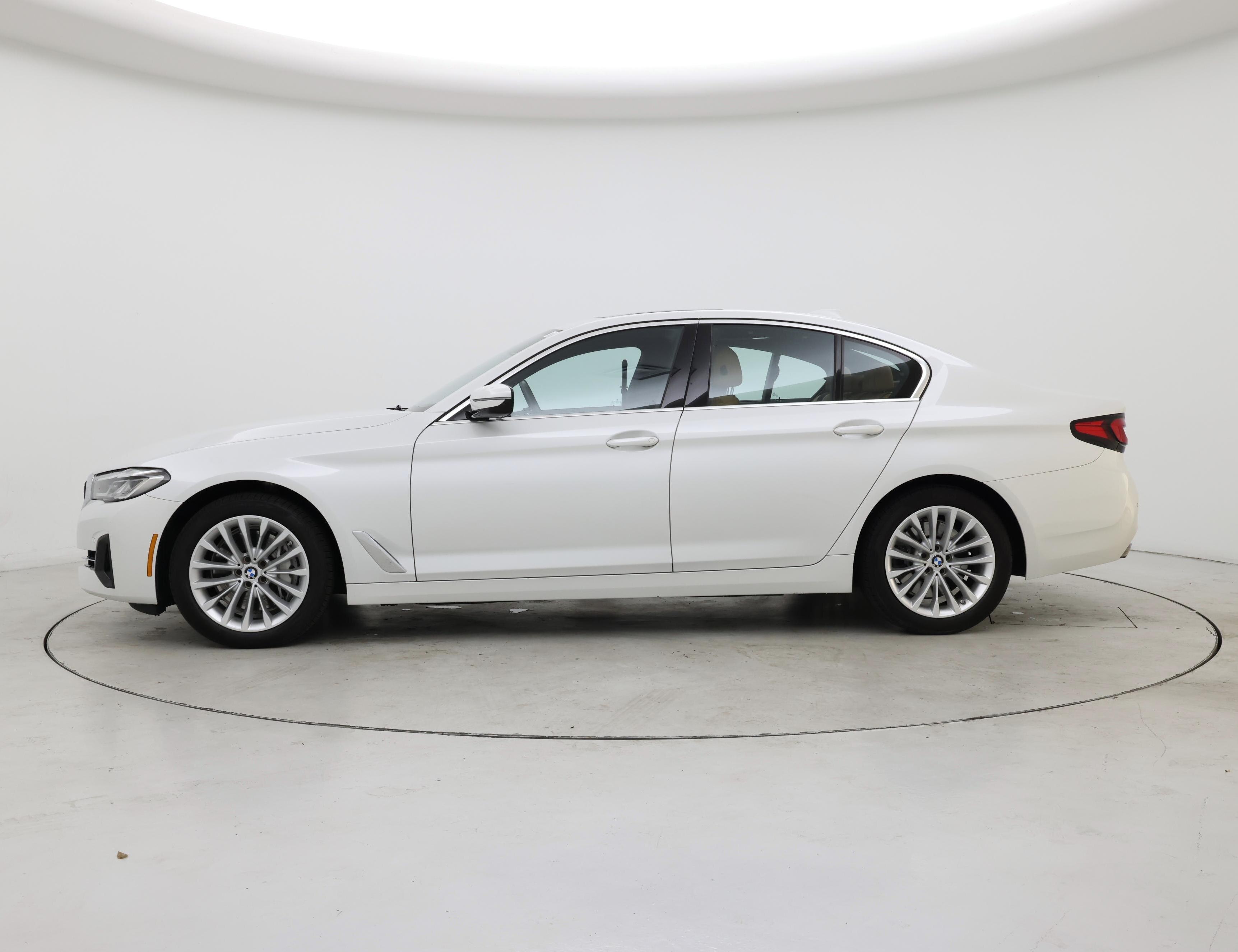 Thumbnail: 2021 BMW 5 Series - 3