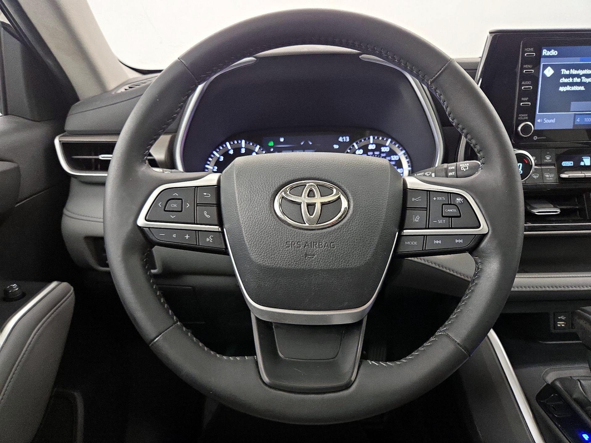 Thumbnail: 2022 Toyota Highlander - 10