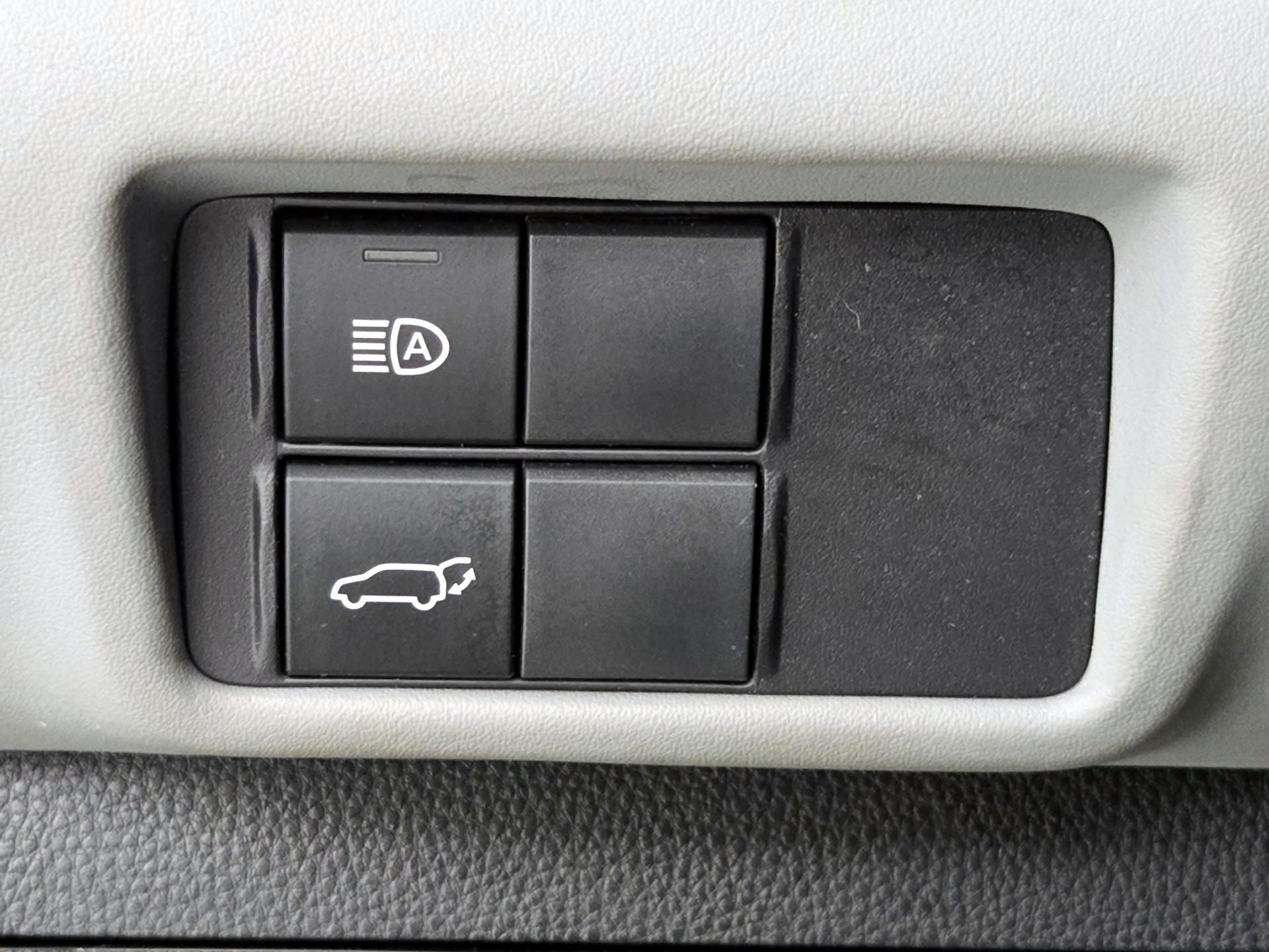 Thumbnail: 2022 Toyota Highlander - 13