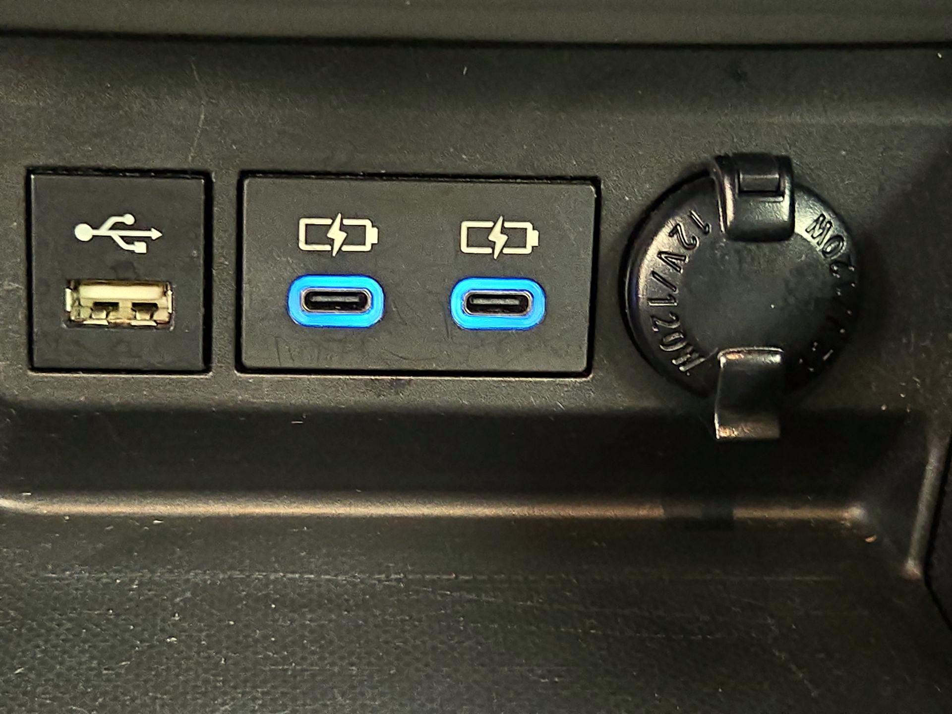 Thumbnail: 2022 Toyota Highlander - 18