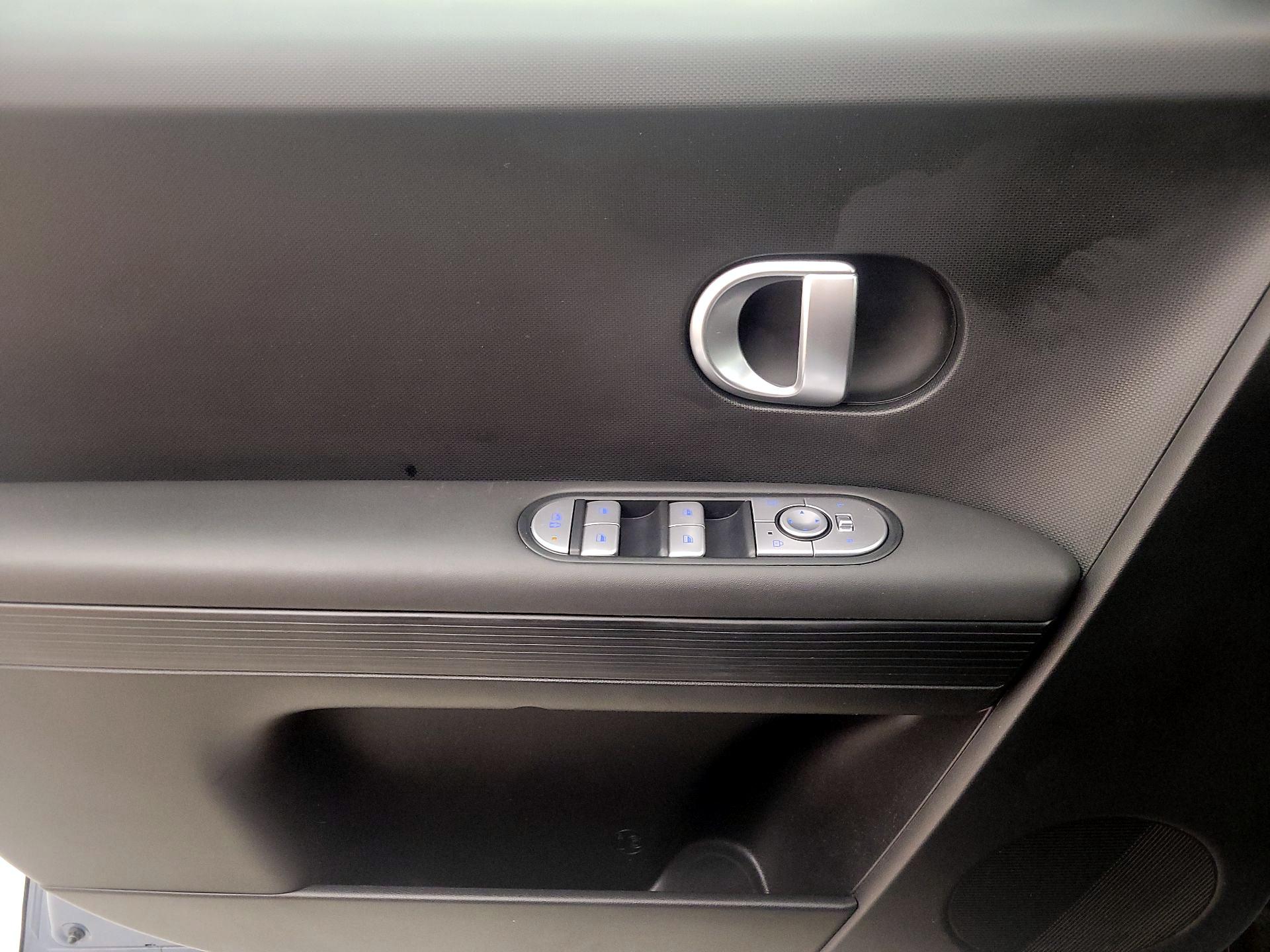 Thumbnail: 2023 Hyundai Ioniq 5 - 12