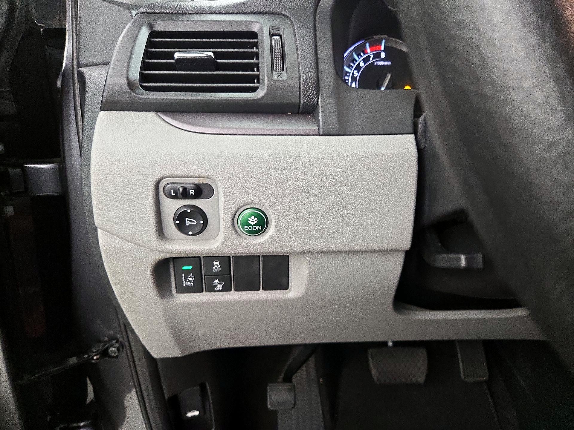 Thumbnail: 2017 Honda Pilot - 13