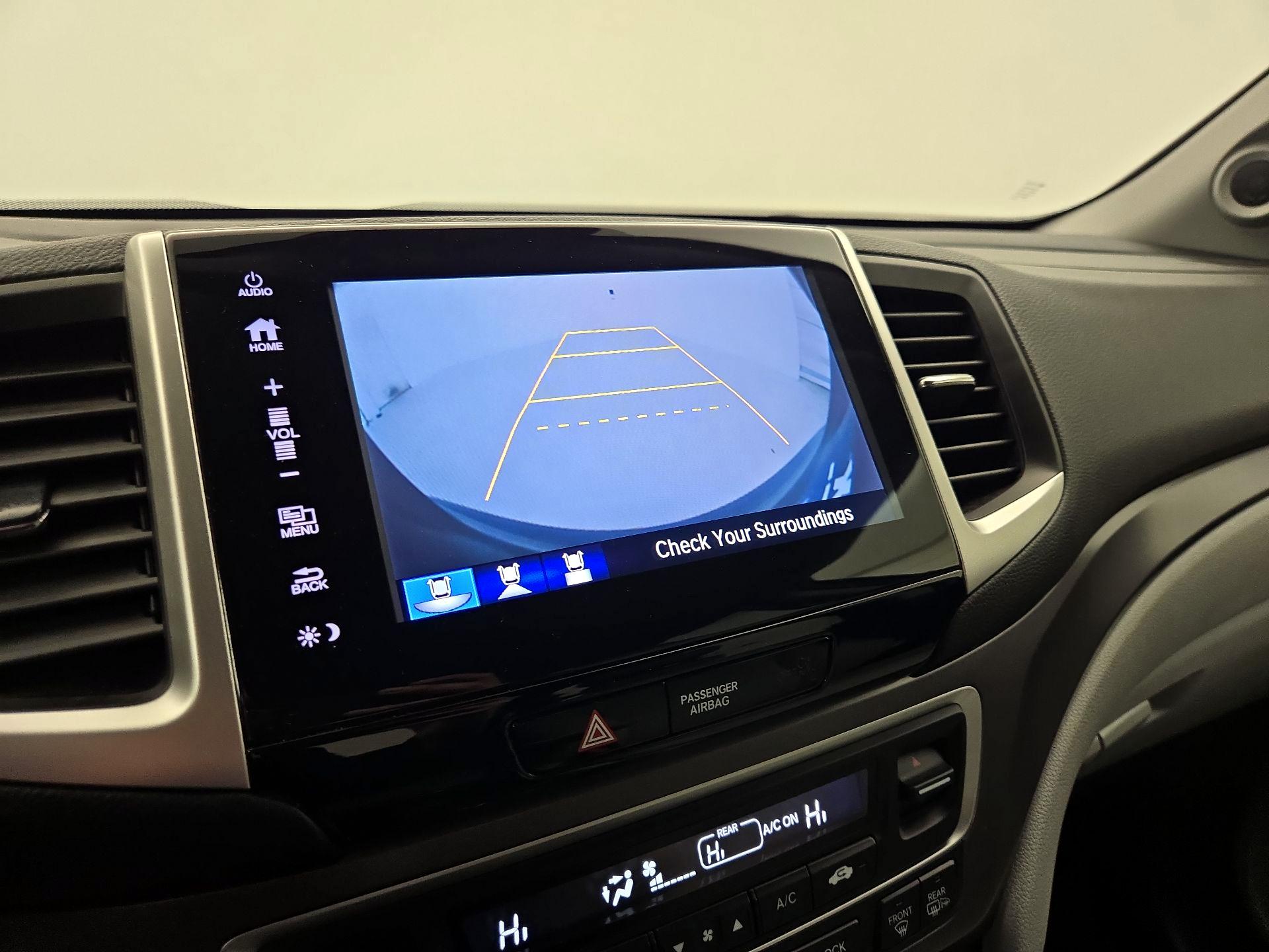 Thumbnail: 2017 Honda Pilot - 14