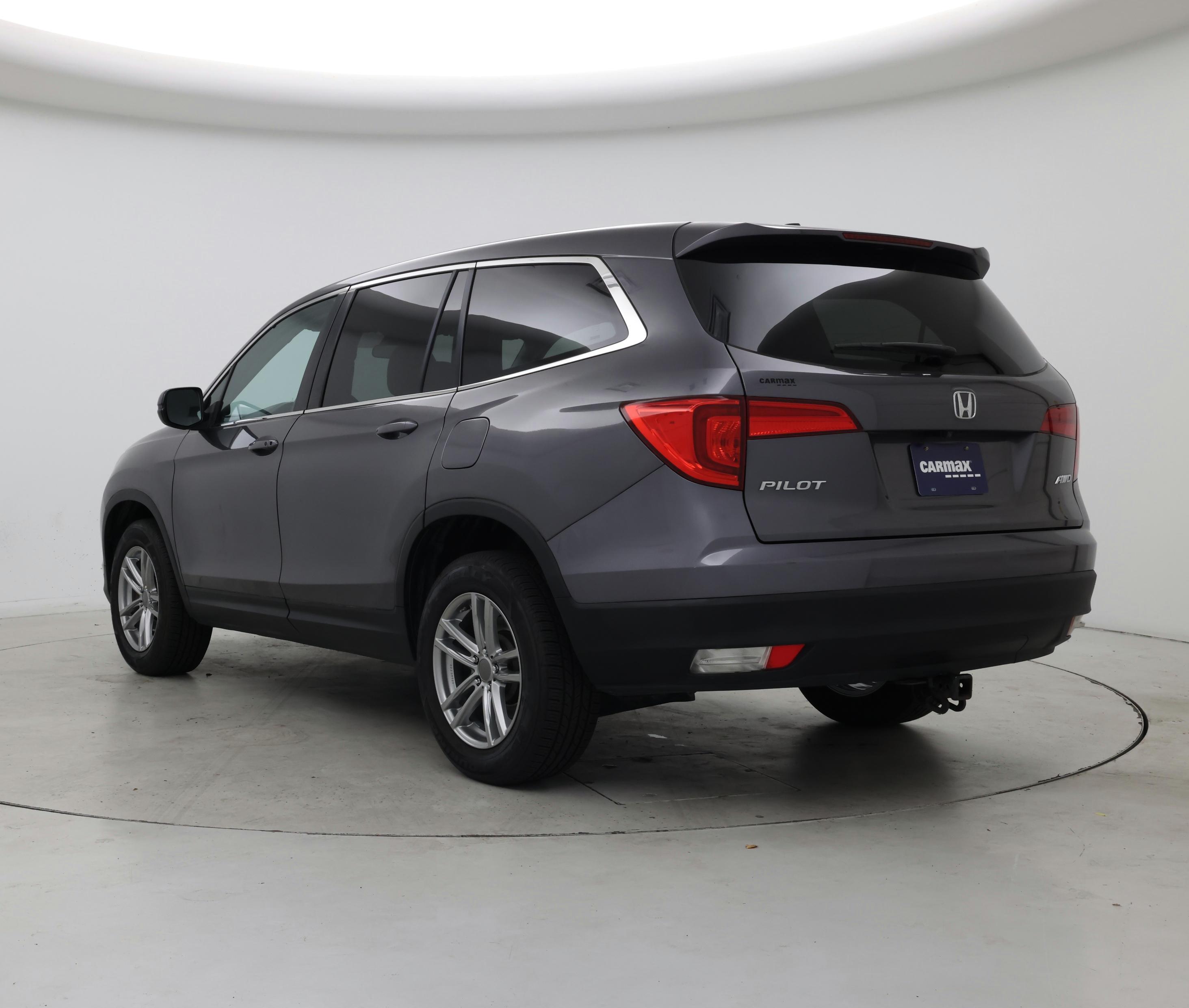 Thumbnail: 2017 Honda Pilot - 2