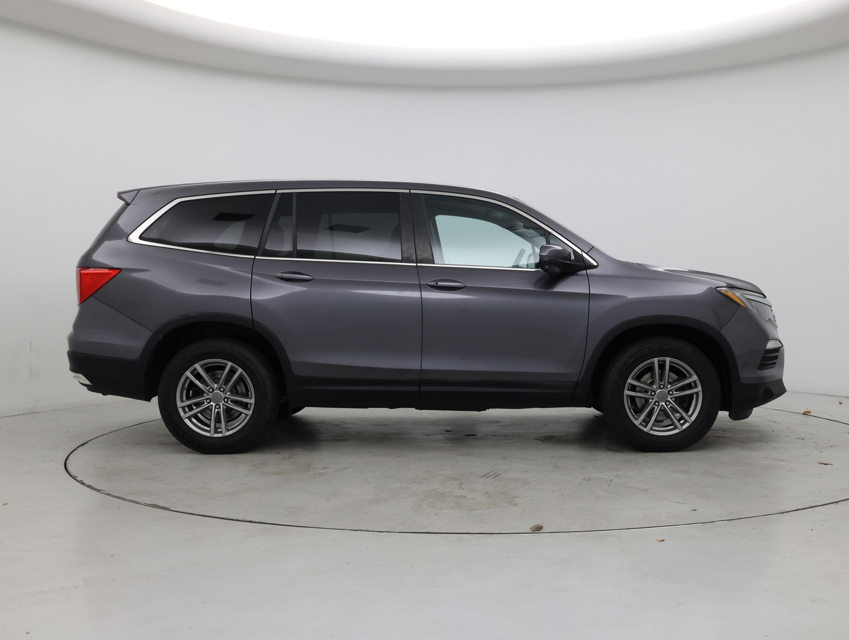 Thumbnail: 2017 Honda Pilot - 7