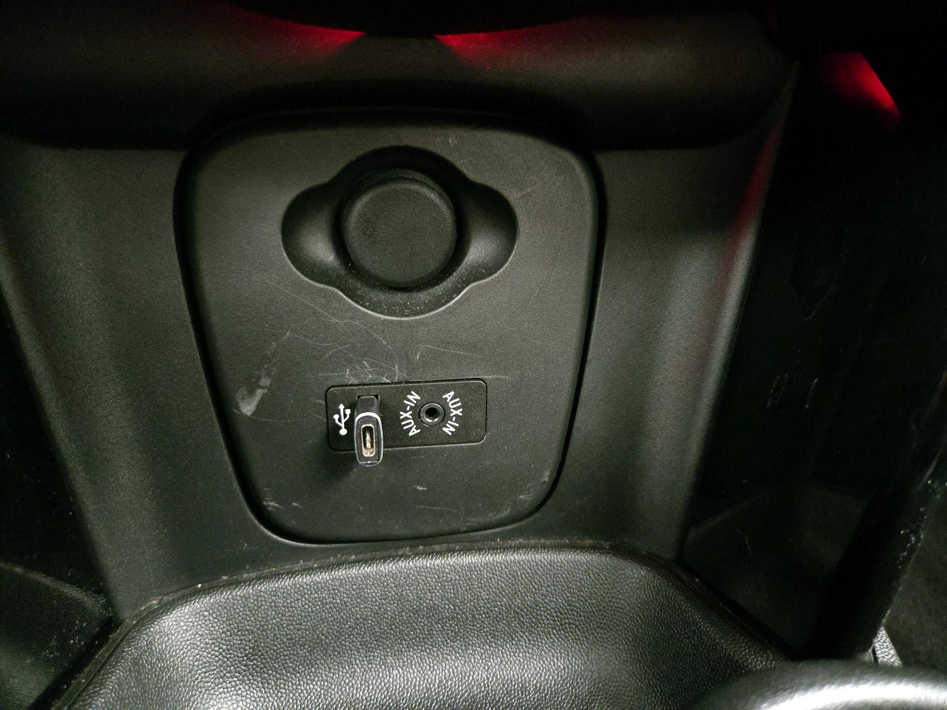 Thumbnail: 2017 MINI Cooper - 17