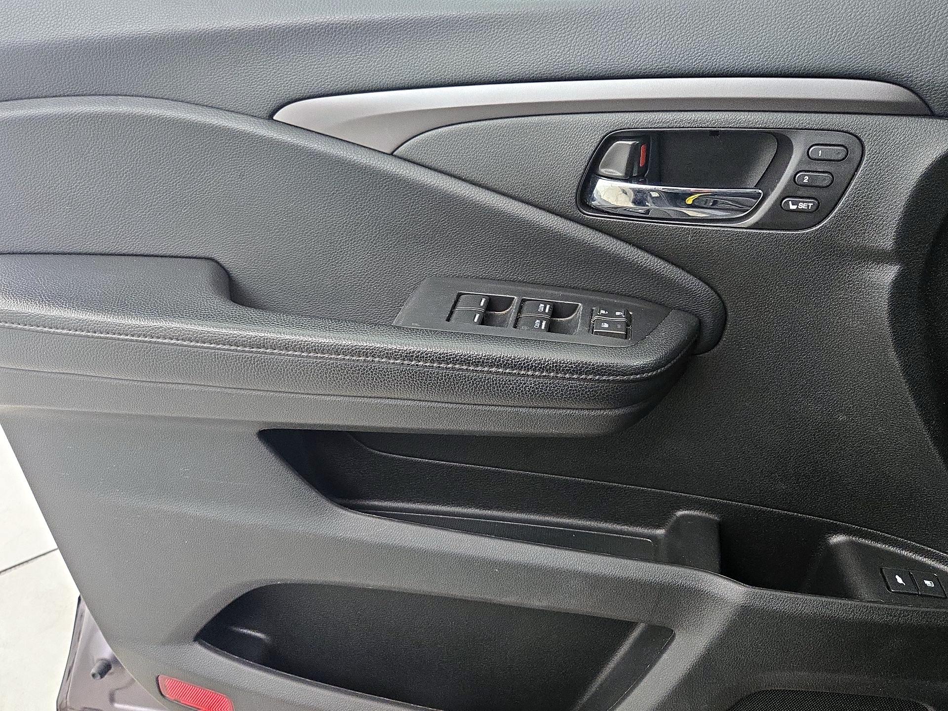 Thumbnail: 2020 Honda Pilot - 12