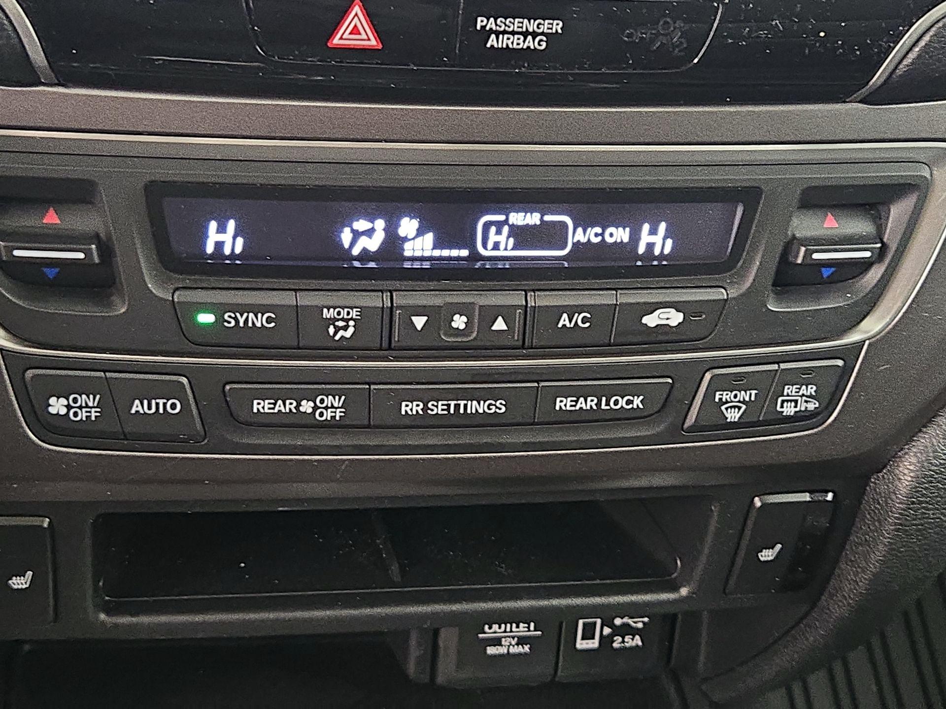 Thumbnail: 2020 Honda Pilot - 16