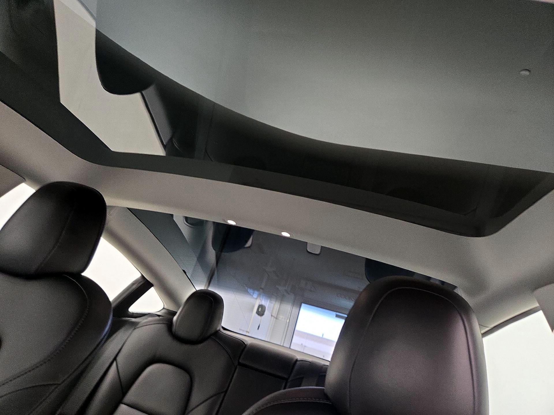 Thumbnail: 2022 Tesla Model 3 - 19