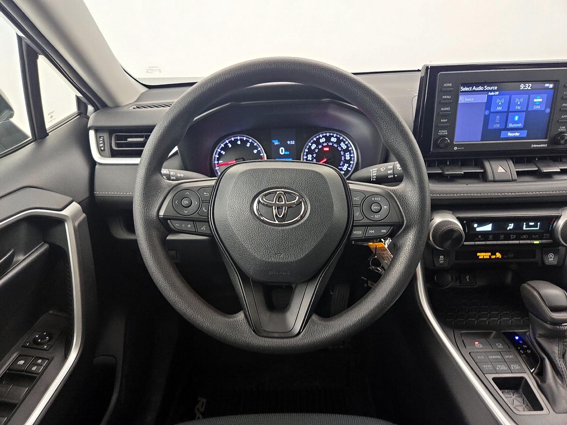 Thumbnail: 2020 Toyota RAV4 - 10