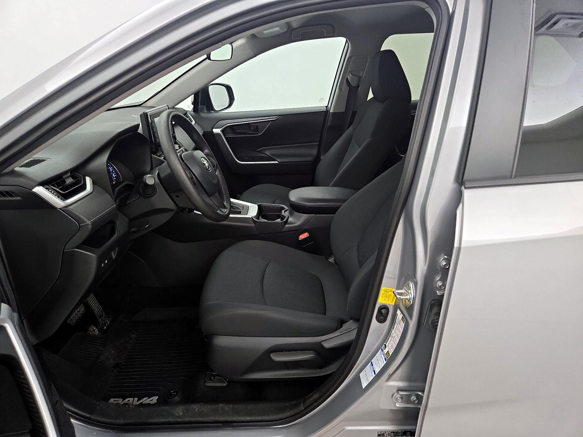 Thumbnail: 2020 Toyota RAV4 - 11