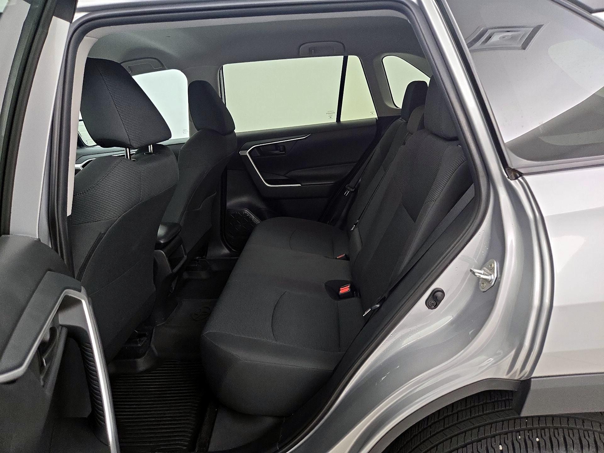 Thumbnail: 2020 Toyota RAV4 - 19
