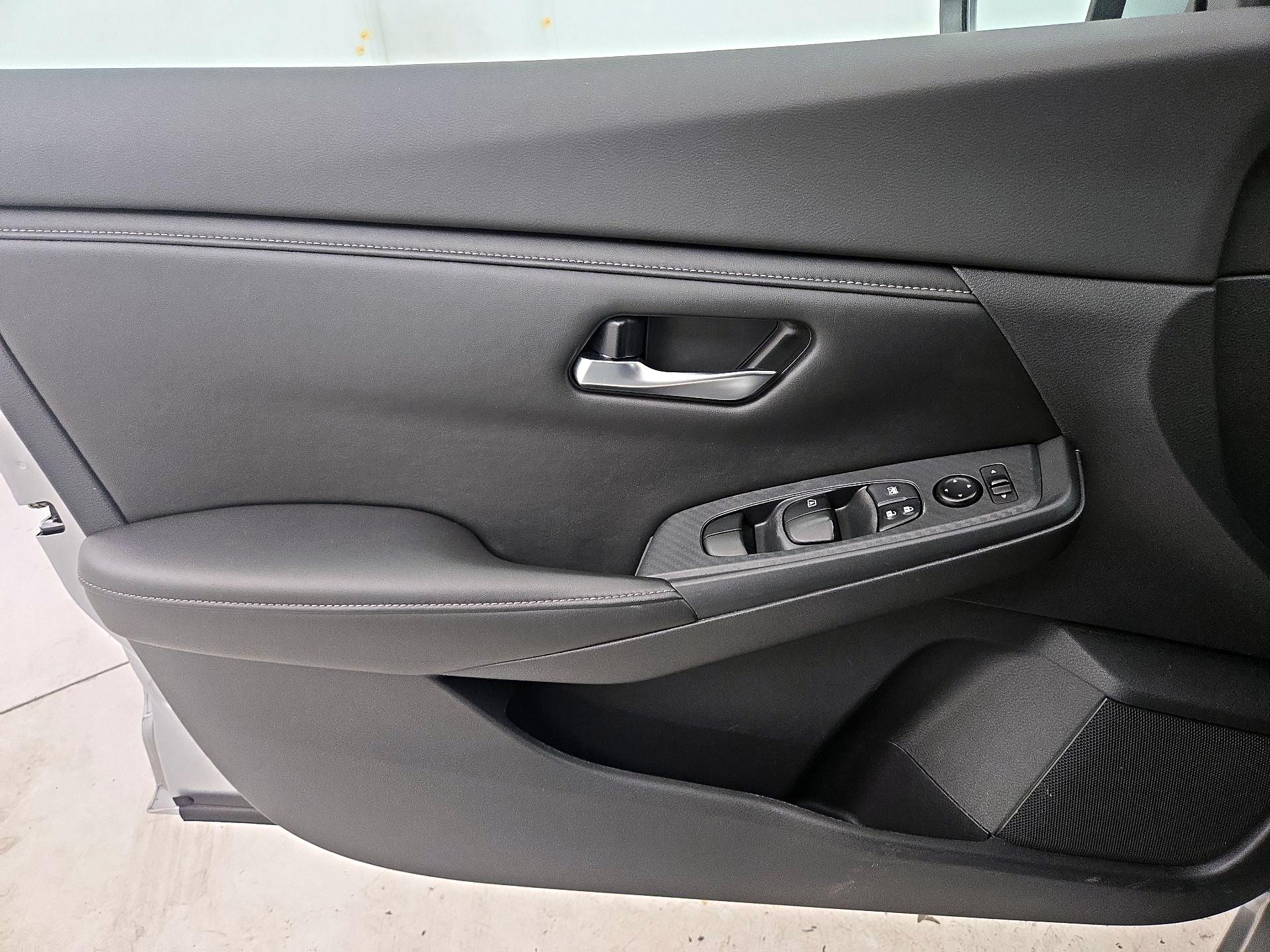 Thumbnail: 2021 Nissan Sentra - 12