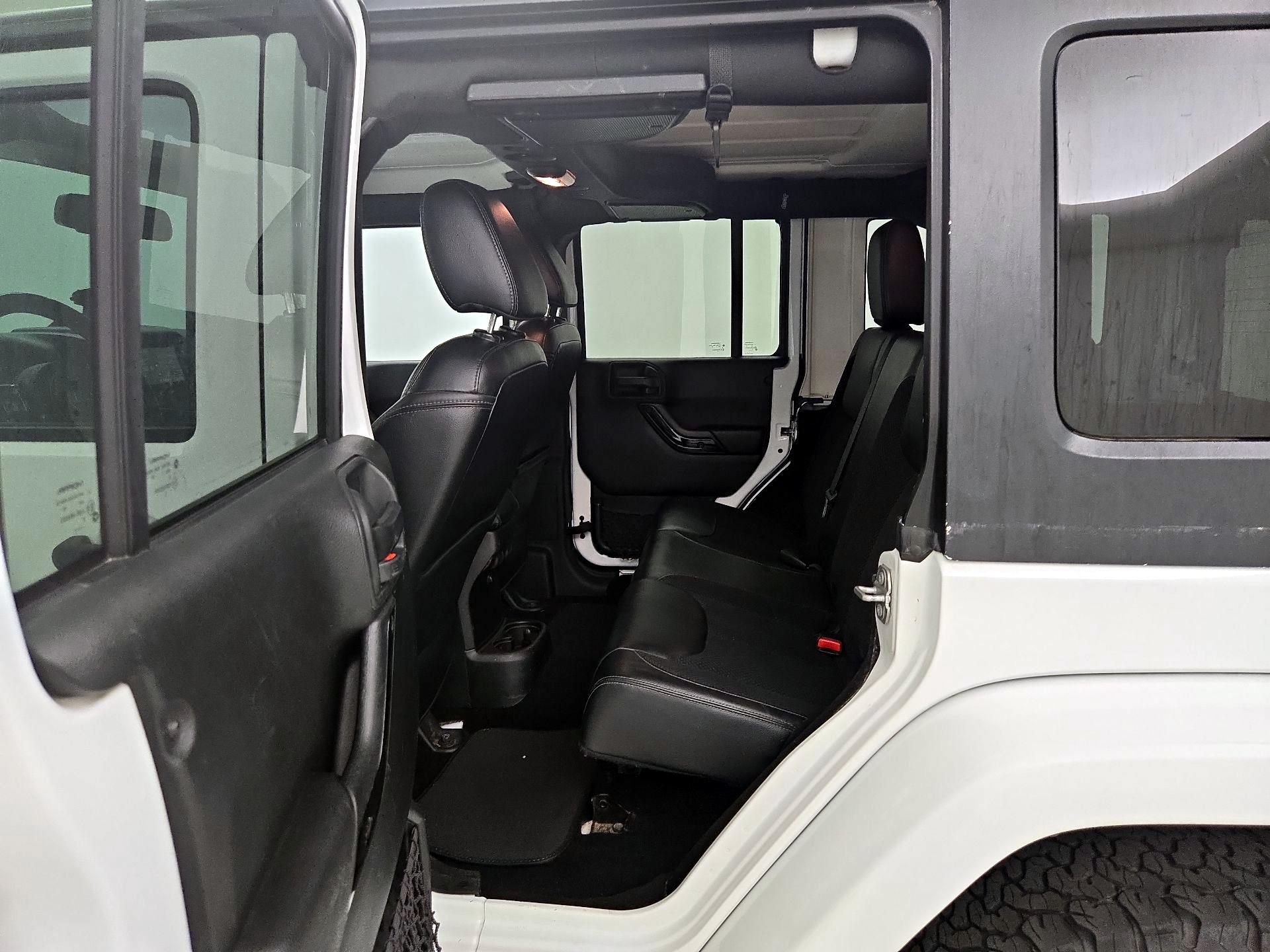 Thumbnail: 2017 Jeep Wrangler - 17