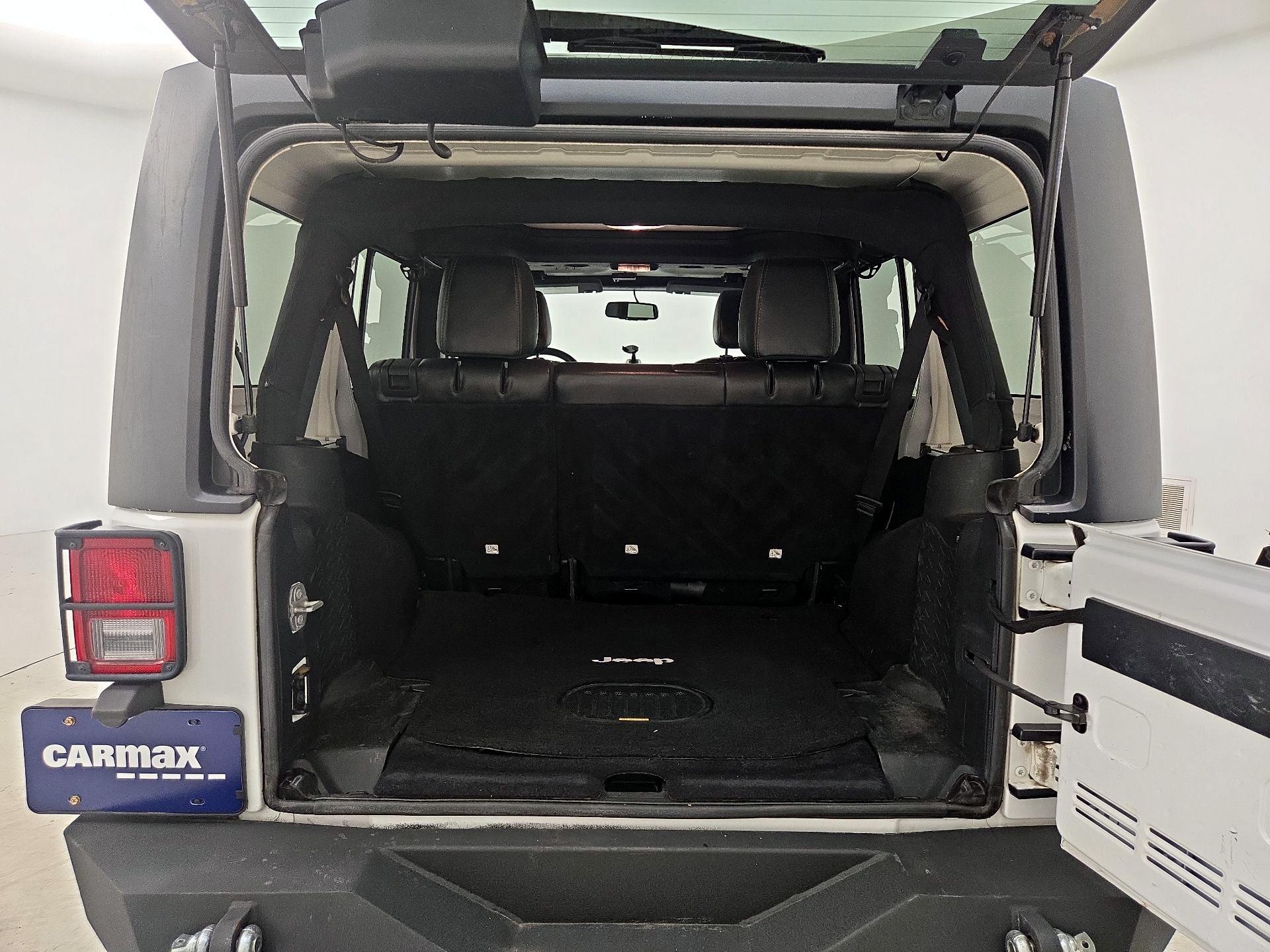 Thumbnail: 2017 Jeep Wrangler - 18