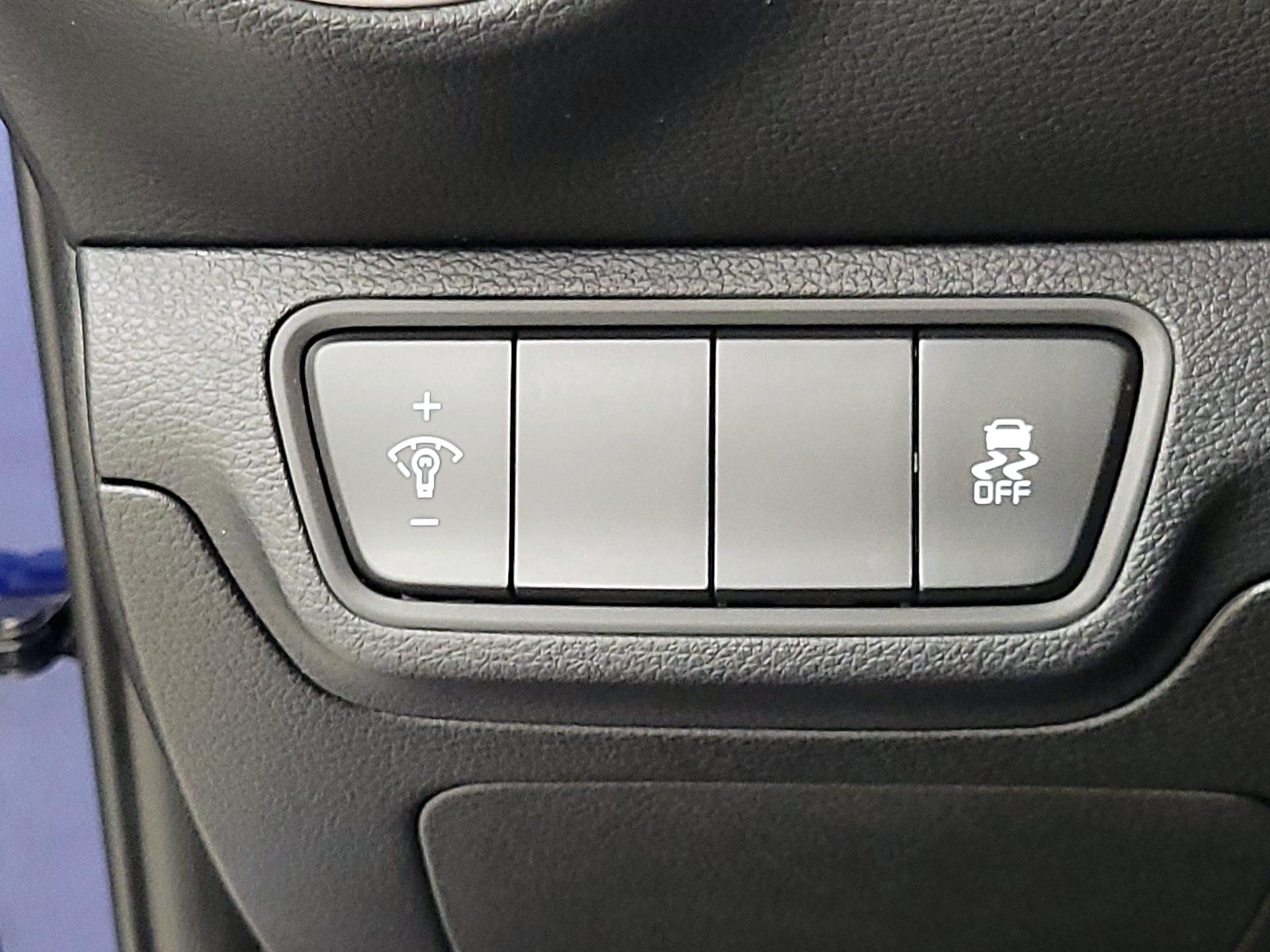 Thumbnail: 2023 Kia Forte - 13