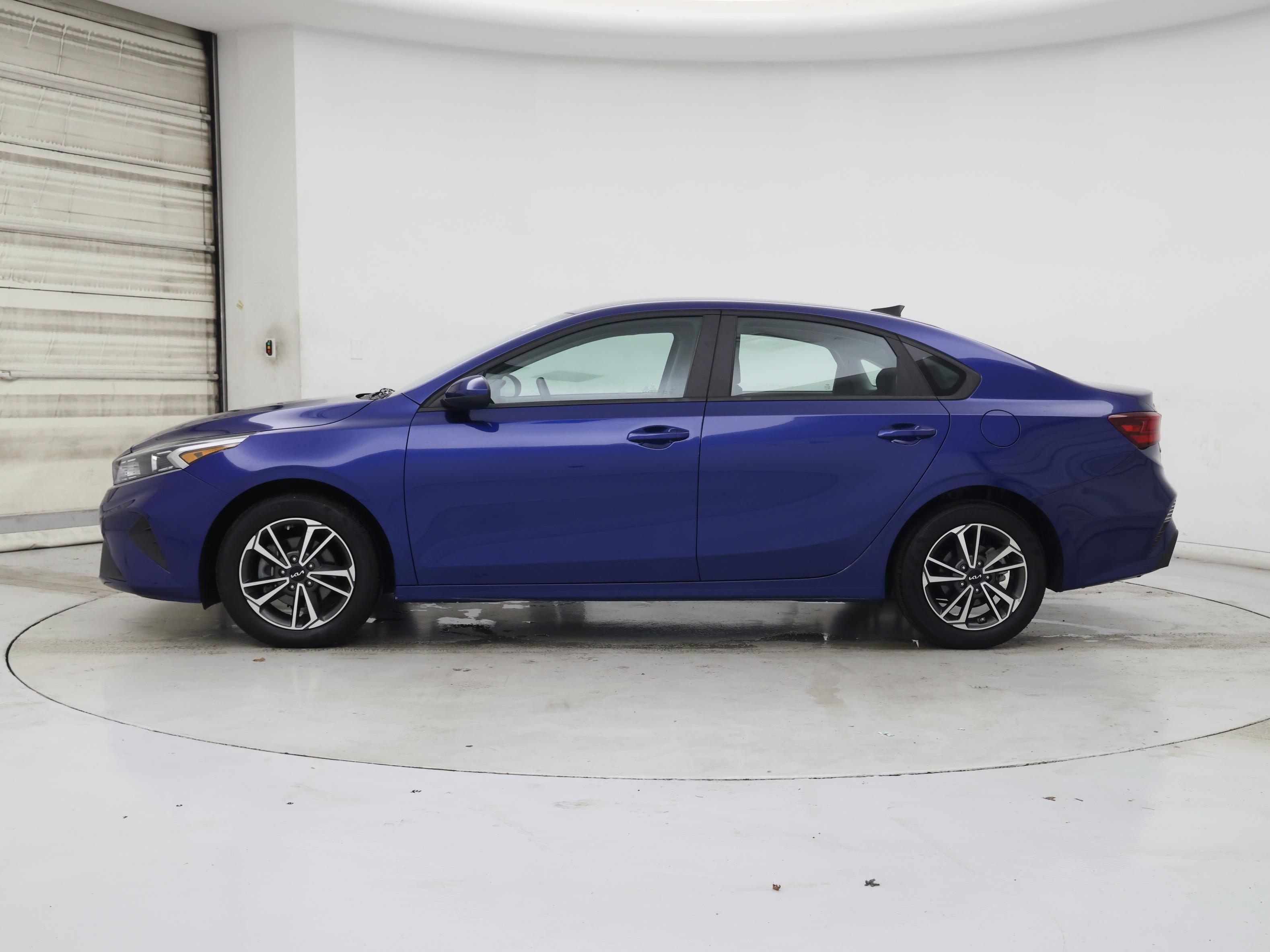 Thumbnail: 2023 Kia Forte - 3